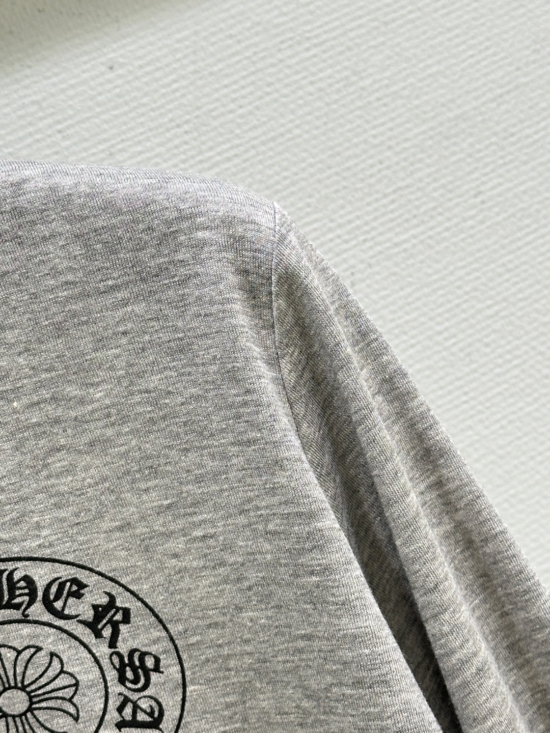 Title: Unique American Gothology Female Suit Description Summary: Single hard-core female suit with Sanskrit embroidery, giant logo, stamped sleeves, American Gothology style, almond supply, gray SMLs - 图片 4