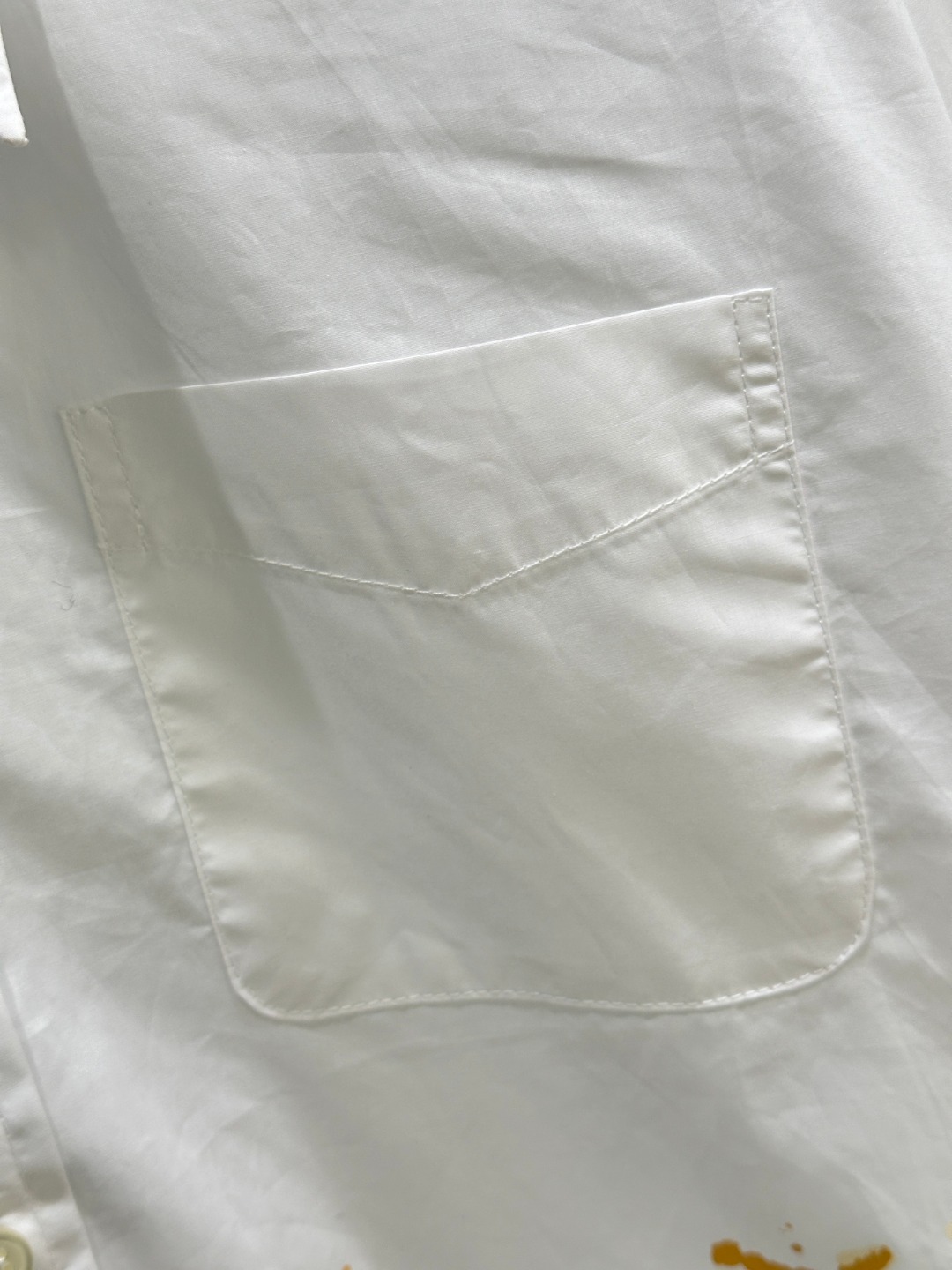 Women's White Shirt with Graffiti Print, Long Sleeve Button-Down Shirt 6 o 1j3l3v04113ro1m9o167e1mrrsro6