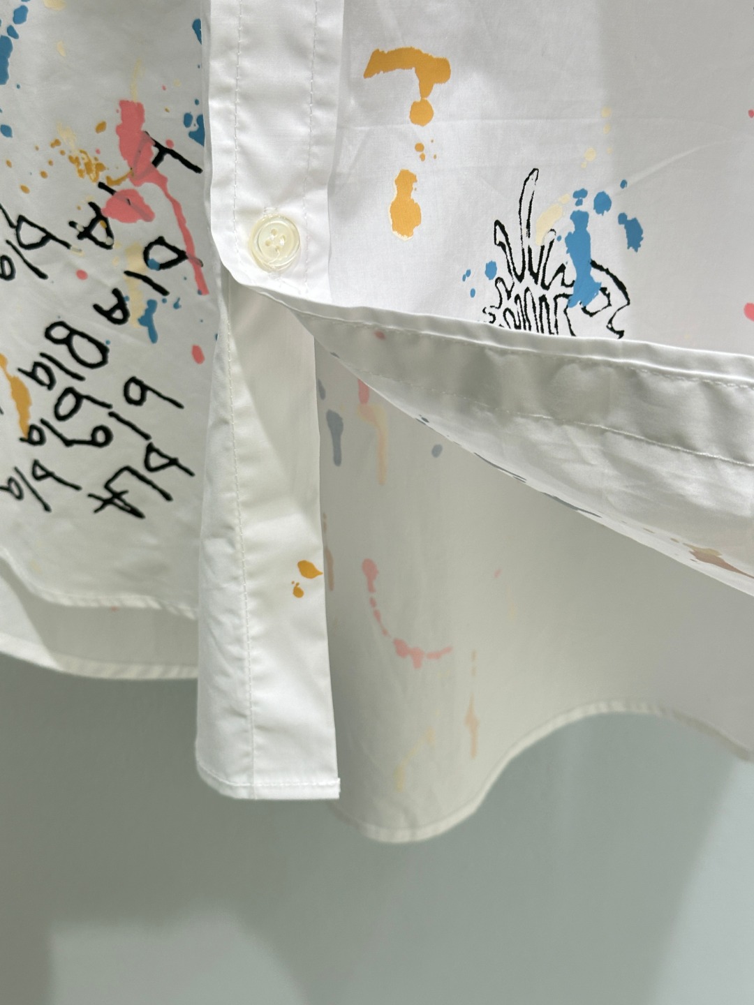 Women's White Shirt with Graffiti Print, Long Sleeve Button-Down Shirt 9 o 1j3l3v043pa51ej31iie14vs10tk9