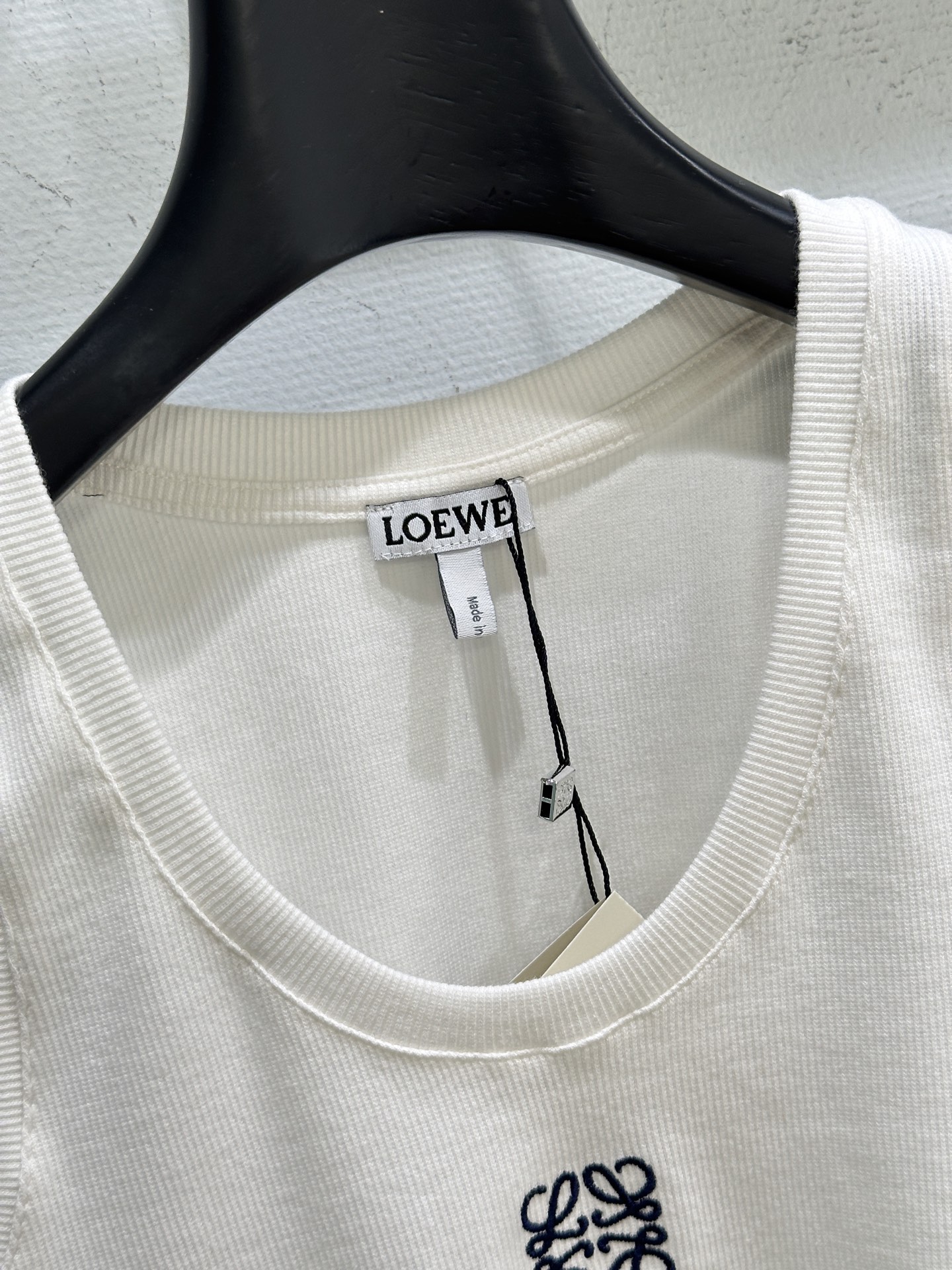 Майка женская с логотипом Loewe