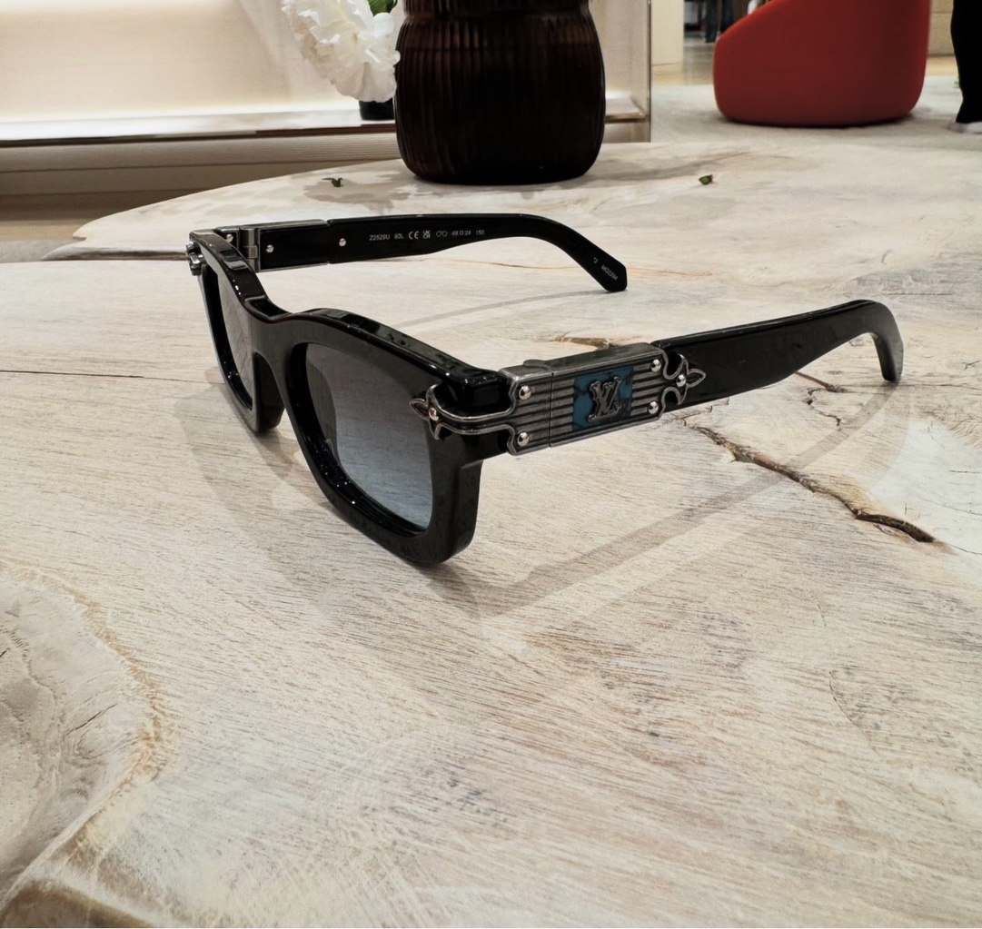 LOUISVUITTO*MODELZ2529UZ2556USIZE49口24-150