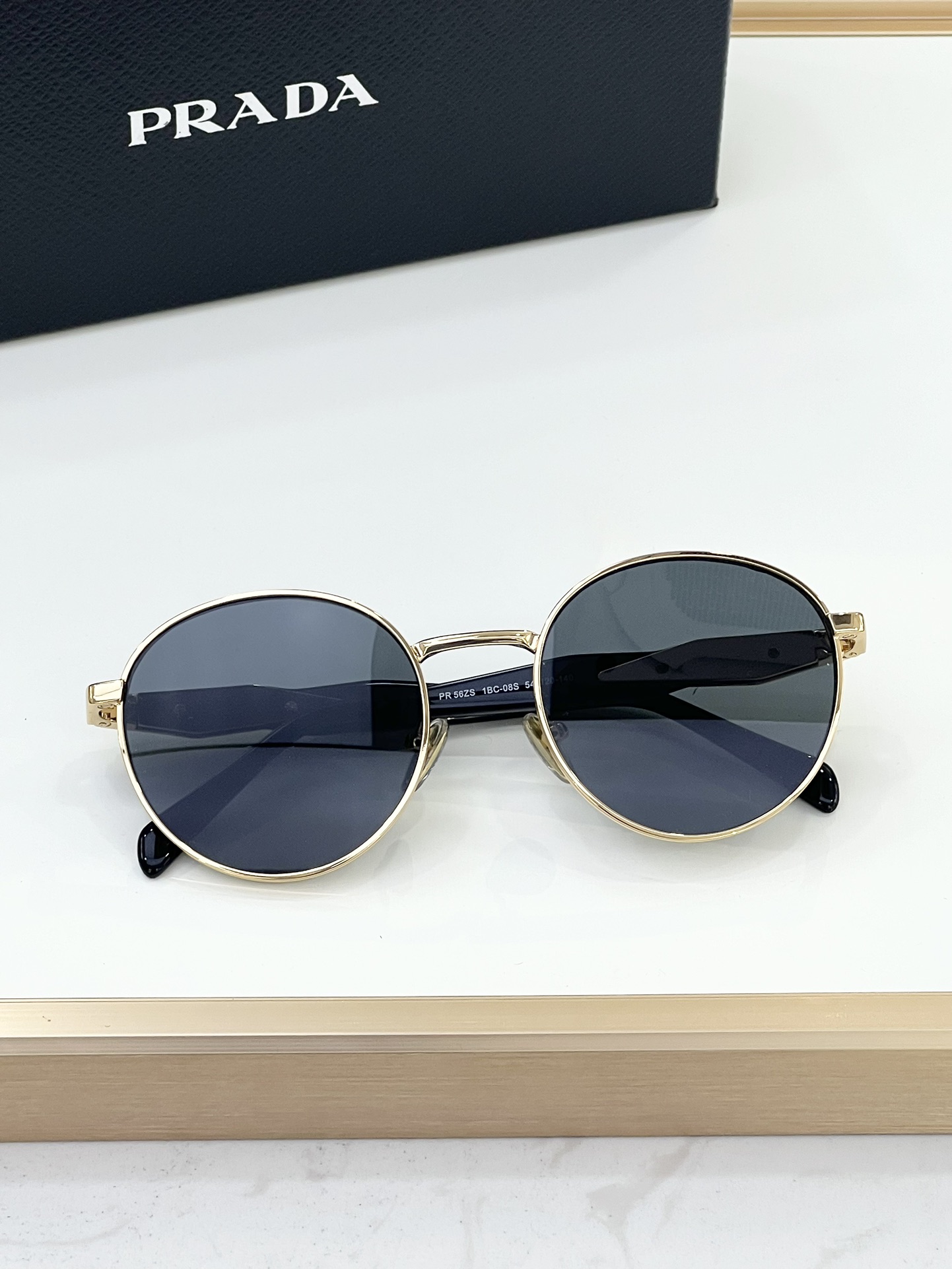 - PRAD* Modelo: PR 56ZS Talla: 54口20-140 P110