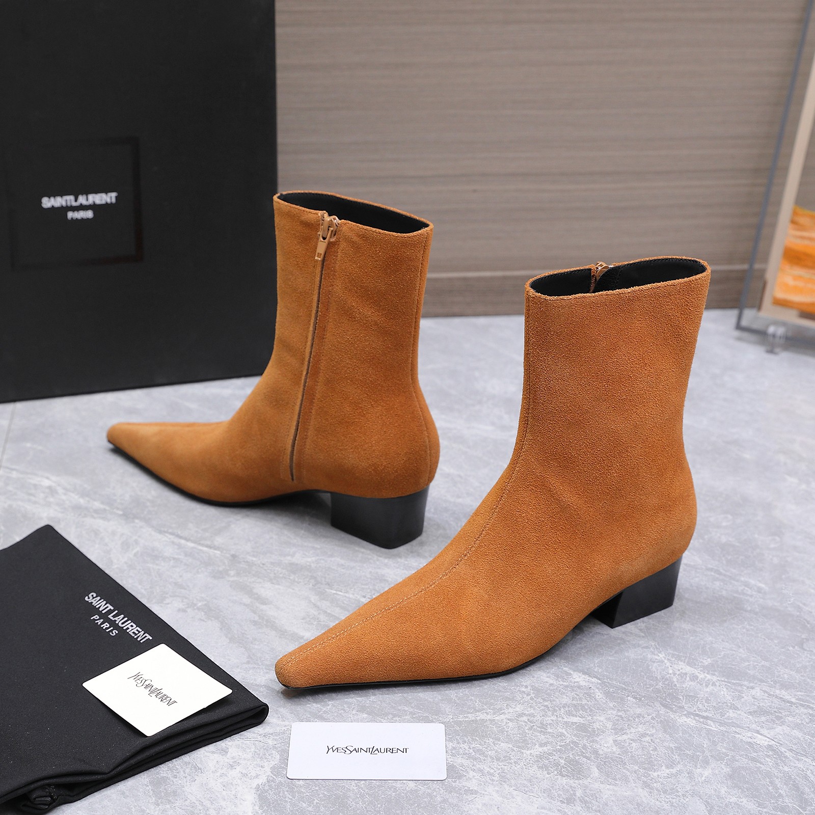 NO:669815,Classic ankle boots, layered leather heel, YSL, low-heeled commuter boots, Yvette Saint Laurent logo, exquisite, brown, black, two-tone customization, calfskin, first-class texture, Yang Shulin who understands women’s hearts best, beautiful shoes with no dead ends, supporting aura, metal hardware, noble temperament, wedge heel, imported sheepskin lining, close to the foot, comfortable, piano paint, genuine leather outsole imported from Italy, heel height 4CM, size 35 36 37  38 39 40 41 (order 40 41) with counter packaging price, boots, saint laurent, saint laurent, saint laurent, boots, cowhide, sheepskin, Leather soles19860909经典踝靴 层皮包跟 YSL 矮跟通勤短靴 Yvette Saint Laurent圣罗兰logo 精致 棕色 黑色 双色定制 小牛皮 质感一流 最懂女人心的杨树林 无死角的美鞋 撑起气场 金属五金 气质高贵 楔形跟   进口羊皮内里 贴脚 舒适 钢琴烤漆 意大利进口真皮大底  跟高4CM  码数35 36 37 38 39 40 41（40 41 订） 配专柜包装 价格,靴子,saint laurent,saint laurent,saint laurent,boots,cowhide,sheepskin,Leather soles,Women's Shoes