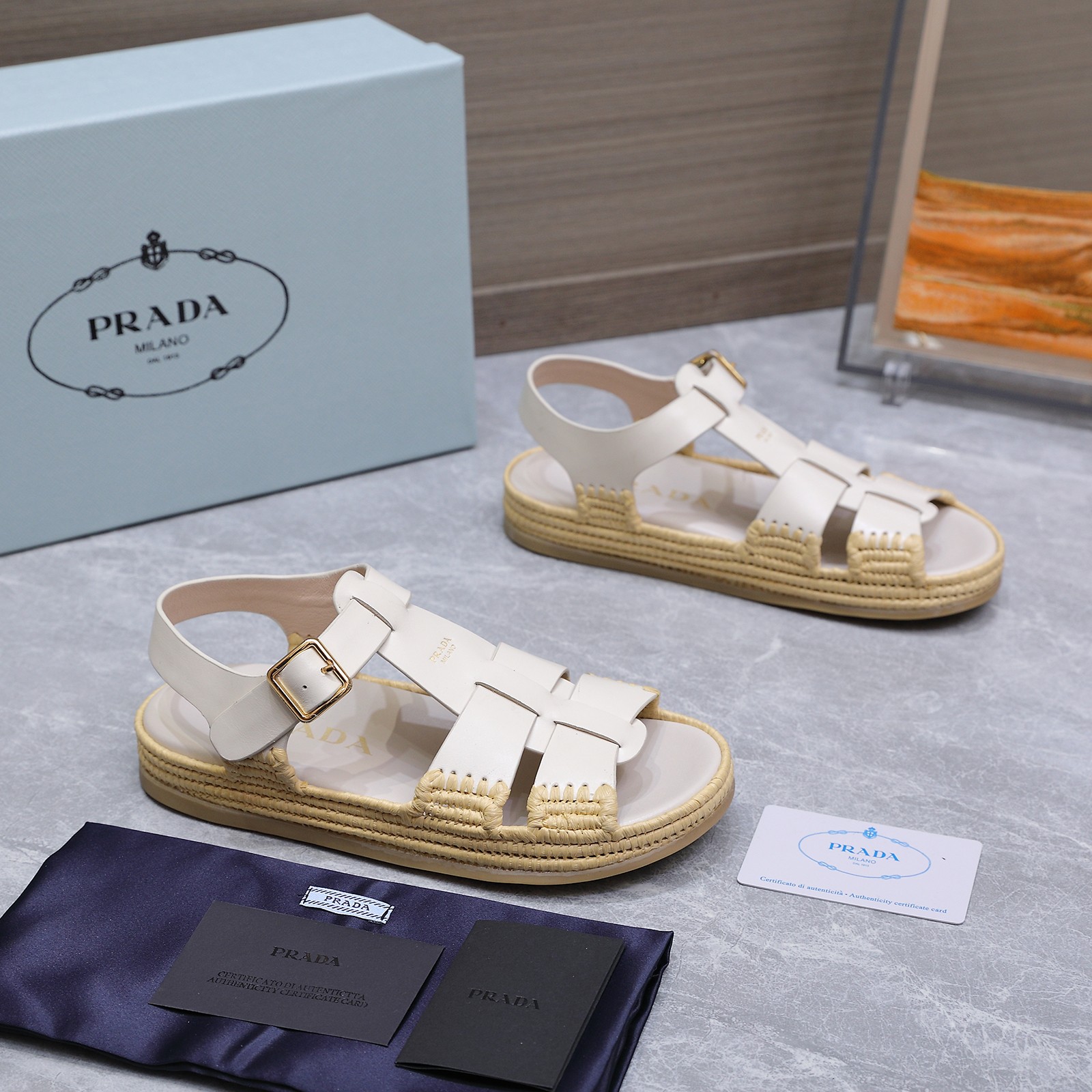 NO:705858,The top version of Prada 25 new sandals, straw fisherman shoes, retro hand-woven charm blends into daily life, depicting classic silhouettes with modern touches. Inspired by classic Japanese shoes, complex and concise, suitable for a variety of styles, smart and high-end fashion in every step^_^ The upper is imported cowhide. Niujing, the lining is imported lambskin, the original rubber non-slip outsole 35-39 (40.41 custom-made, non-returnable)  price,sandals,prada,prada,sandals,espadrilles,espadrilles,cowhide,sheepskin19860909顶级版 Prada 普拉达25新款凉鞋 草编渔夫鞋 复古手工编织意韵融于日常,以现代笔触刻画经典轮廓 从经典日式鞋履汲取灵感,繁而简练适合多种造型,步履之间灵动高级时髦 每双都像是工艺品^_^ 鞋面进口牛皮.牛京 内里进口小羊皮 原版橡胶防滑大底 35-39（40.41定做不退换 价格,凉鞋,prada,prada,sandals,espadrilles,espadrilles,cowhide,sheepskin,Women's Shoes