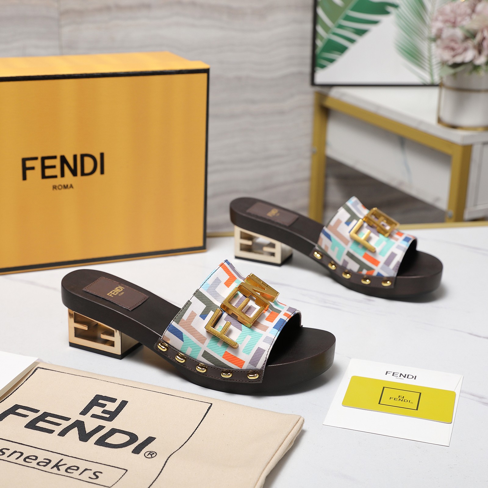 NO:711168,Top quality .26s Fendi new wooden-soled slippers. A super design. Double 'F' logo heels, fashionable and special, super beautiful and high-end. Material technology - solid wood water table 3D printed upper + Fendi letter buckle. Material imported from Italy. Calfskin. Sheepskin lining. Outsole original molded pure wood base. Heel height 4.5cm. Size: 35-39 (customized at 40.41.42)  price,slippers,fendi,fendi,slippers,cowhide,sheepskin19860909顶级品质 .26s芬迪新款木底拖鞋 超级有设计感的一款.双“F”logo鞋跟, 即时尚又特别‘超级好看美丽～高级感满满 材质工艺-实木水台 3D印刷鞋面+Fendi字母扣 面料意大利进口小牛皮 内里羊皮 大底原版开模纯木底材 跟高4.5cm Size: 35-39 (40.41.42订制） 价格,拖鞋,fendi,fendi,slippers,cowhide,sheepskin,Women's Shoes