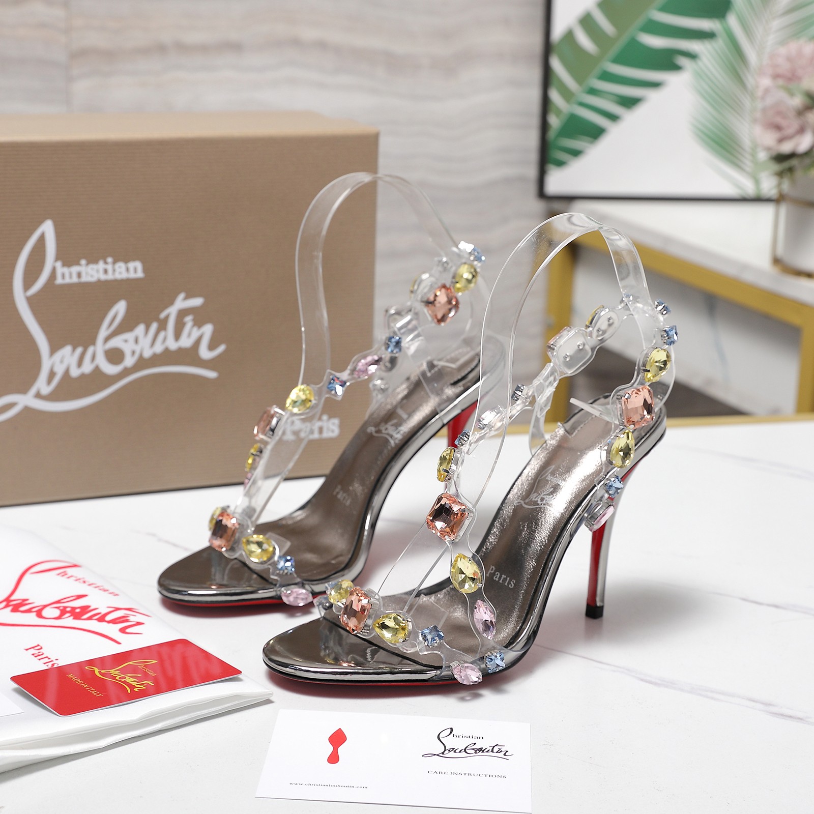 NO:747085,Christian Louboutin | 2026s original CL new show high-heeled shoes ~ Fashion catwalk red-soled rhinestone-decorated PVC-decorated high-heeled sandals —————————— New red-soled luxury rhinestone-decorated high-heeled shoes There is nothing to say, they are completely beautiful and crazy Fatal Temptation Material PVC rhinestones No lining Outsole Original imported top-grade leather outsole Size35–42 (35.40.41.42) Customized and non-returnable  Heel height 10cm, high heels, sandals, high heels, Leather soles19860909Christian Louboutin | 2026s原版CL全新秀款高跟鞋～ 时装走秀红底水钻装饰PVC装饰高跟凉鞋 ———————————— 新款红底奢华水钻装饰高跟鞋 没什么好说的就是一整个美疯 致命的诱惑 材质PVC水钻 内里无 大底原版进口顶级真皮大底 Size35–42（35.40.41.42）订做不退换 跟高10cm,高跟鞋,sandals,high heels,Leather soles,Women's Shoes