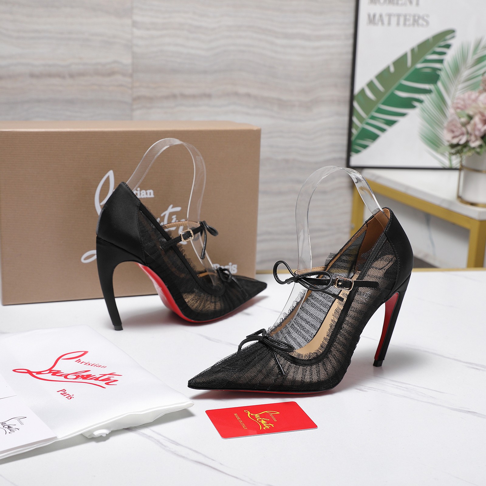 NO:790057,The highest version of red sole high heels 2026 spring and summer new fashion catwalk curved heel shoes lace hand-pleated single shoes CL red sole forever new red sole ballet high heels special heel design unique and stunning, just a whole beautiful crazy #fatal temptation I just tried it on my feet, very easy to wear, very stable and also very beautiful #red sole shoes Super comfortable high heels Feminine shoes must have a pair of red sole shoes with lace mesh upper, sheepskin lining and heel height 10.5cm  Size 35-39 (ordered on 40.41.42) Packaging CL full set of original packaging, high heels and sandals, christian louboutin, sandals, high heels, sheepskin19860909最高版本 红底高跟 2026春夏新款时装走秀弯跟鞋蕾丝手工褶皱单鞋 CL红底永远的 新款红底芭蕾高跟鞋 特殊的鞋跟设计 独特到惊艳 就是一整个美疯#致命的诱惑 刚刚上脚试了 非常好穿非常稳 也非常美#红底鞋 超舒适的高跟鞋 女人味鞋子必须有一双红底鞋 鞋面蕾丝网纱 内里羊皮 跟高10.5cm 尺寸35-39（40.41.42订） 包装CL全套原版包装,高跟鞋凉鞋,christian louboutin,sandals,high heels,sheepskin,Women's Shoes