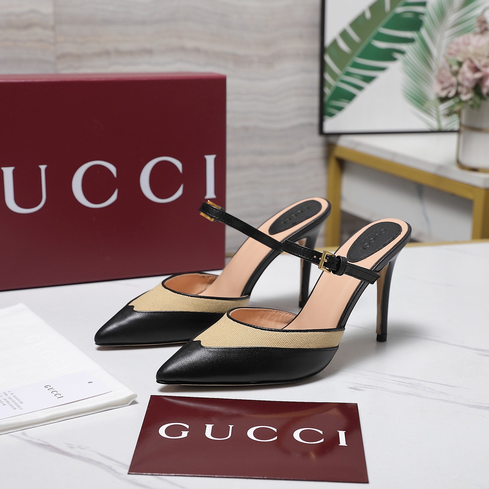 NO:787198,The highest version of Gucci!  ／2026 summer new style stiletto heel and half drag, purchasing agent level, top quality!  Purchase the original version and get a 1:1 top-quality replica!  The material is the same as the Y version. It is quite textured and can be compared with ZG. This high-heeled sandal has now become a classic item of the brand. The chain diamond buckle, a collection element inspired by the initials of Mr. GuccioGucci, injects brand connotation into this shoe. The brand uses different textures and colors to inject modern essence into the classic slippers. It is so classic when paired with a chain inlaid with diamonds. The fabric is imported cowhide + original cloth pattern. The lining is imported sheepskin. The heel height is 9.5CM.  Outsole Italian leather outsole. Size 35-41 (41.42 customized) Full set of original packaging!  price,high heels,gucci,sandals,high heels,slippers,cowhide,sheepskin,Leather soles19860909Gucci最高版本！ ／2026夏季新款 细高跟半拖 代购级别,顶级品质！ 原版购入1:1顶级复刻！ 材质和Y版一致 相当有质感 可以对比ZG无差距 这款高跟凉鞋现已成为品牌经典单品,灵感源自GuccioGucci先生姓名首字母缩写的典藏元素链条钻扣为这款鞋履注入品牌内涵.·品牌运用不同织纹和配色在经典拖鞋中注入现代精髓.搭配上链条镶钻饰简直太经典了. 面料进口牛皮+原版布纹 内里进口羊皮里 跟高9.5CM 大底意大利真皮大底. 码数35-41（41.42定做） 全套原版包装！ 价格,高跟鞋,gucci,sandals,high heels,slippers,cowhide,sheepskin,Leather soles,Women's Shoes