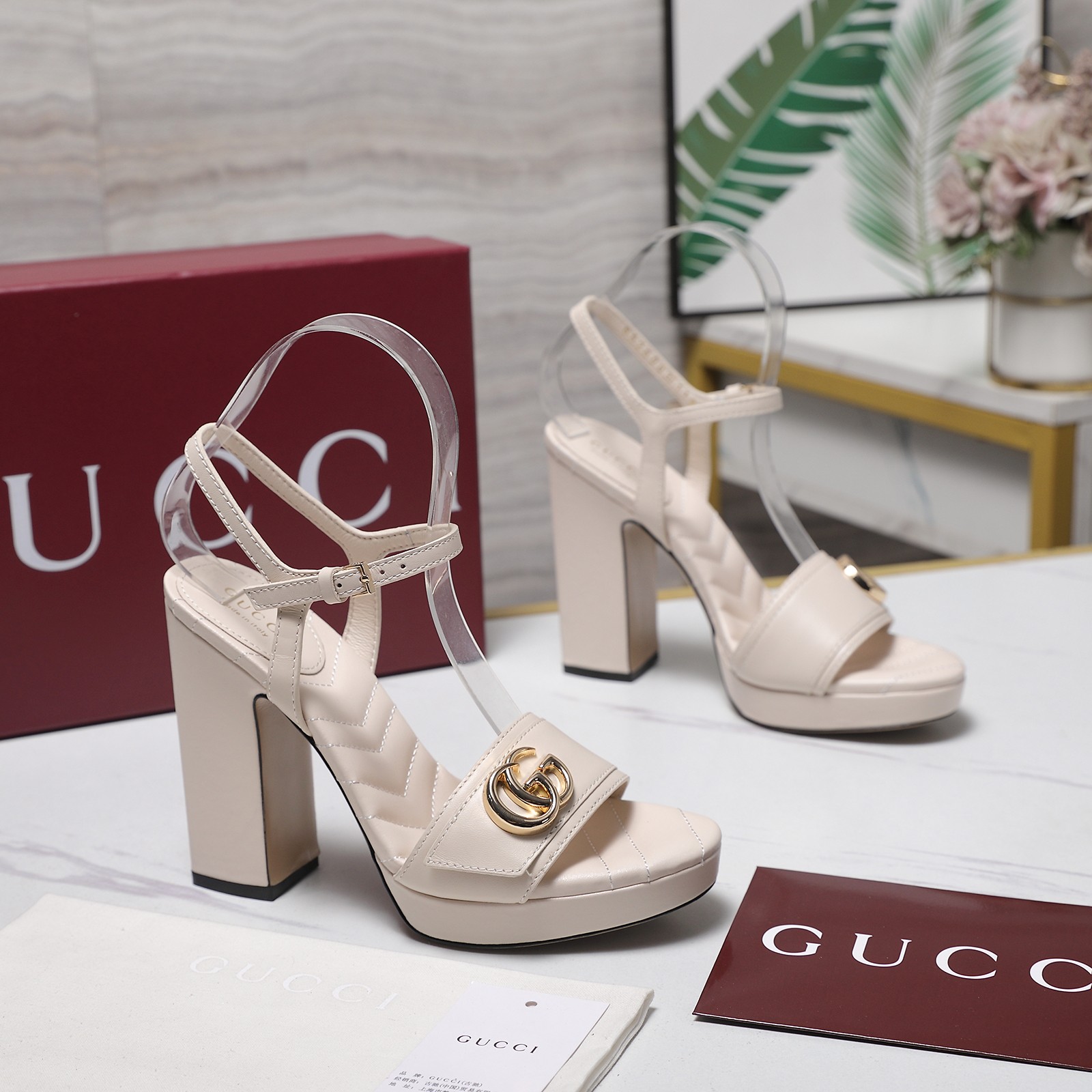 Женские сандалии Gucci на высоком каблуке с платформой