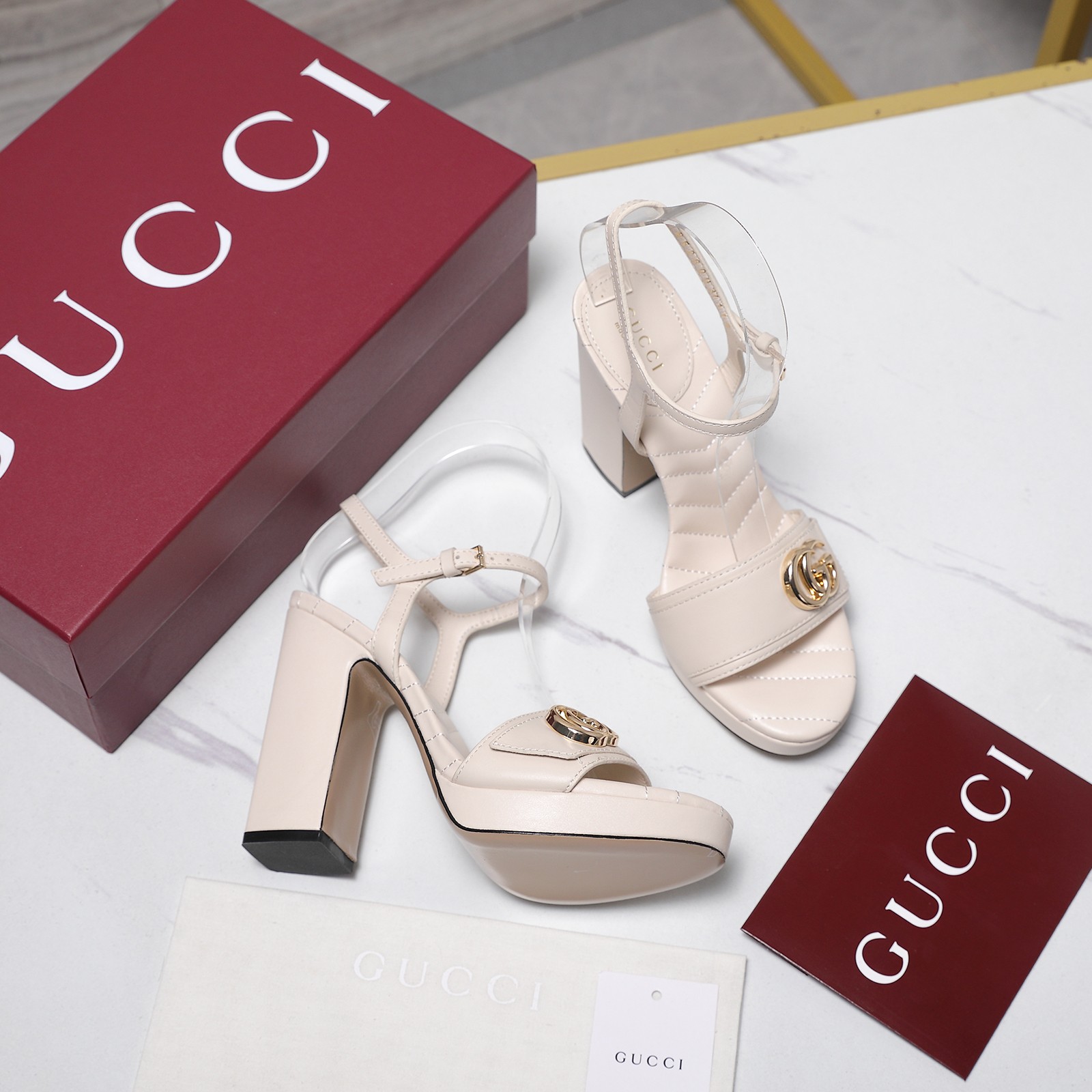 Женские сандалии Gucci на высоком каблуке с платформой