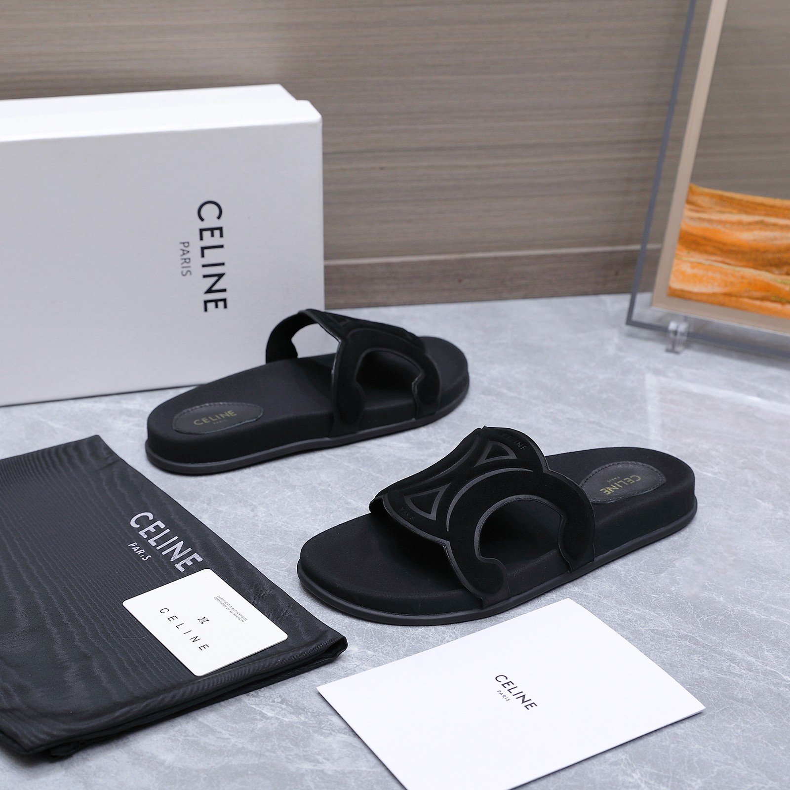 NO:817097,Celine /2026SS spring and summer new style Roman thick-soled sandals. Must-have for vacation. Celine beach shoes, thick-soled sandals. The original version is purchased and developed. The latest counter. The hardware and leather are all customized. The original version is molded. ……………………  Size 35-40 (40, 41, 42 are custom-made and cannot be returned or exchanged) Price, slippers, celine, celine, sandals, slippers, cowhide, sheepskin19860909Celine /2026SS春夏新款罗马厚底凉鞋  度假风必备  赛琳沙滩鞋,厚底凉拖鞋 原版本购入开发 专柜最新 五金皮料均为  定制 原版本开模   …………………………………… celine 复古罗马凉拖鞋  吼吼看呀 冲呀 鞋面进口头层牛皮 内里羊皮 厚底2.5cm 鞋底原版本定制防滑橡胶大底 尺寸35-40（40、41、42定做不退换） 价格,拖鞋,celine,celine,sandals,slippers,cowhide,sheepskin,Women's Shoes