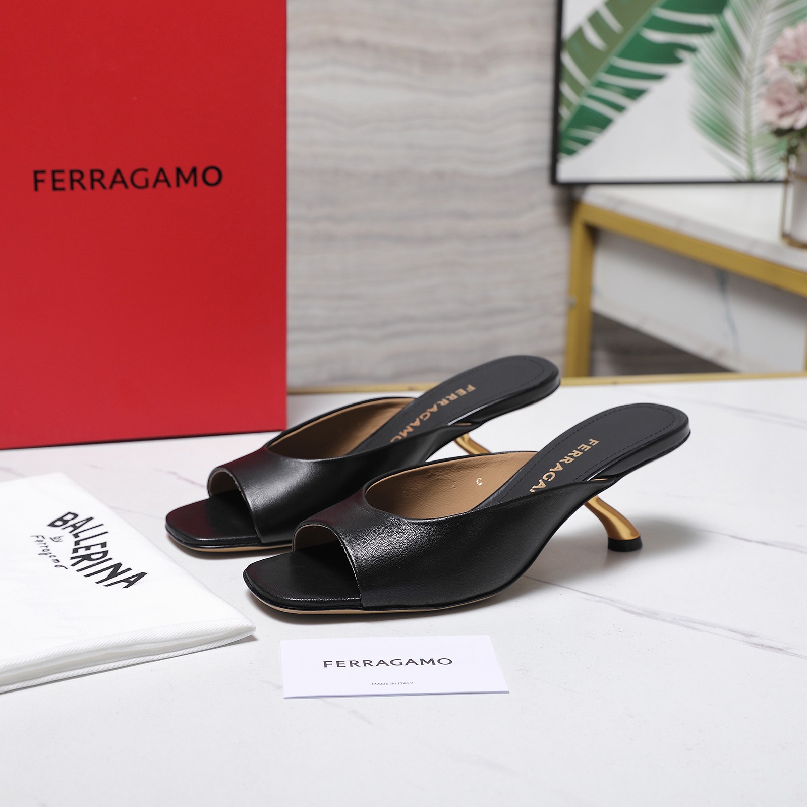 NO:817130,The top version of Ferragamo S metal heel series, fish mouth slippers, the inspiration of the new designer, streamlined metal heel, original private mold heel type, with F logo word, fashionable brand LOGO, super recognizable and high-recognition, various brands are competing for brands, and they will launch super series heels first. Paris fashion show style  This series interprets the new fashion charm and continues the ultra-high heel design. It has won the favor of well-known overseas bloggers and millions of fan bloggers. It is sold well at home and abroad and is out of stock. The top version is in candy color. Each color is extremely beautiful and has multiple colors to choose from. Upper shoes: imported silk material/imported sheepskin. Lining: lambskin lining. Shoes: original consistent genuine leather outsole. Size: 34 35 36 37 38 39 40 41 42 (female).  34 40 41 42 Order) Packaging: Full set of original package price, half drag, ferragamo, ferragamo, slippers, sheepskin, real silk, Leather soles19860909顶级版本 Ferragamo 菲拉格慕 S金属跟 系列 鱼嘴拖鞋 新任设计师的灵感之作 流线型金属跟 原版私家开模跟型 带有 F logo 字样 时尚的品牌LOGO持加,具有超辨高识度各品大争牌恐先推后出超系跟高列 巴黎时装秀场款 此系列演绎全新时尚魅力延续超高跟设计,深得海外知名博主青睐千万粉丝博主倾情演绎,畅销海内外国内已经断货,顶级版本糖果色配色,每个颜色都是绝美知知,多颜色供选 面鞋: 进口真丝材质 /进口羊皮 里内: 小羊皮里  底鞋:原版一致真皮大底 码数: 34 35 36 37 38 39 40 41 42  (女 34 40 41 42 订)  包装: 全套原包版装 价格,半拖,ferragamo,ferragamo,slippers,sheepskin,real silk,Leather soles,Women's Shoes