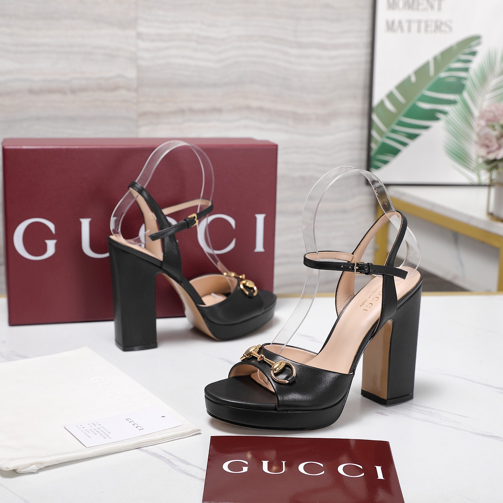 NO:876344,The highest version of GUCCI 2026 spring new platform high-heeled Roman sandals. Walking shoe show. Gucci Hentiangao single shoes. The fashionable brand LOGO is always attached, which is highly recognizable. Various brands are competing for brands and are launching super series heels. GUCCI is not behind. Guccl Paris fashion show model launches [seduce][seduce][seduce] the latest Gucci Hentiangao platform high heels. This series interprets new fashion charm.  Continuing the super high-heeled design, it has won the favor of well-known overseas bloggers. It has been interpreted by millions of fan bloggers and is sold well at home and abroad. It is out of stock in China. The top version comes in candy color, every color is beautiful. The top shoe is imported cowhide/double G cloth. The lining is imported sheep leather. The sole shoe is original genuine leather outsole. High heel 11.5cm. Waterproof platform 1.5cm. Size 35-42 (order 41 42). Packaging GUCCI full set original package.  price,single shoes,gucci,gucci,sandals,high heels,cowhide,Leather soles19860909最高版本 GUCCI 2026春季款新防水台高跟罗马凉鞋 走鞋款秀 古驰 恨天高 单鞋 时尚的品牌LOGO持加,具有超辨高识度 各品大争牌恐先推后出超系跟高列 GUCCI不也落伍 Guccl巴黎时装秀场款 推出[勾引][勾引][勾引]最新款Guccl恨天高防水台高跟鞋 此系列演绎全新时尚魅力 延续超高跟设计,深得海外知名博主青睐 千万粉丝博主倾情演绎,畅销海内外 国内已经断货,顶级版本 糖果色配色,每个颜色都是绝美 , 面鞋进口牛皮/双G布 里内进口皮羊 底鞋原版真皮大底 高跟11.5cm 水防台1.5cm 码数 35-42（41 42订） 包装GUCCI全套原包版装 价格,单鞋,gucci,gucci,sandals,high heels,cowhide,Leather soles,Women's Shoes