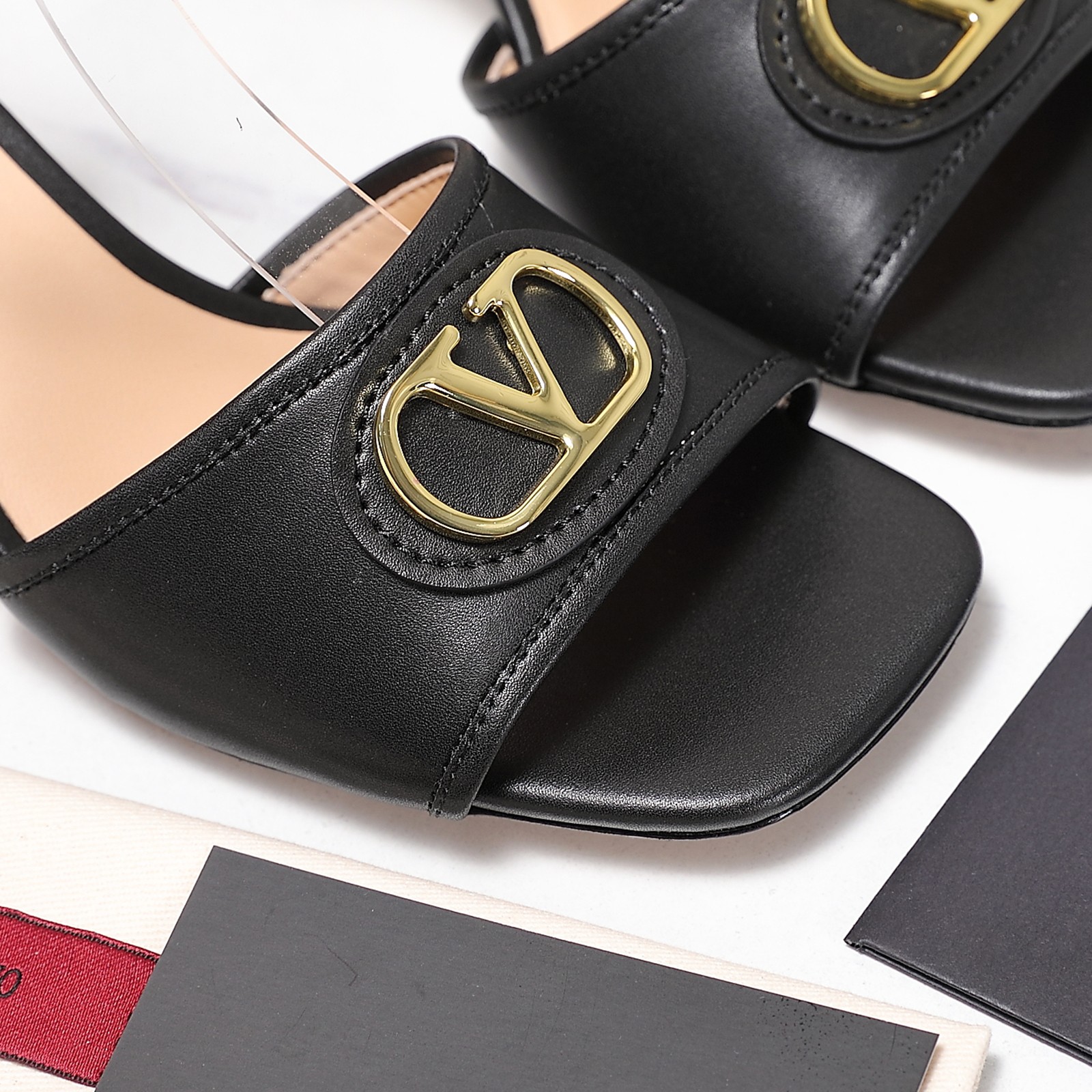 Valentino Slides