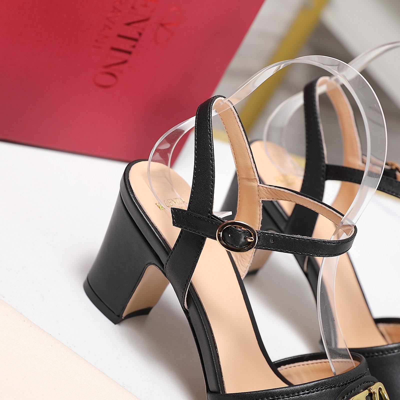 Valentino Slides