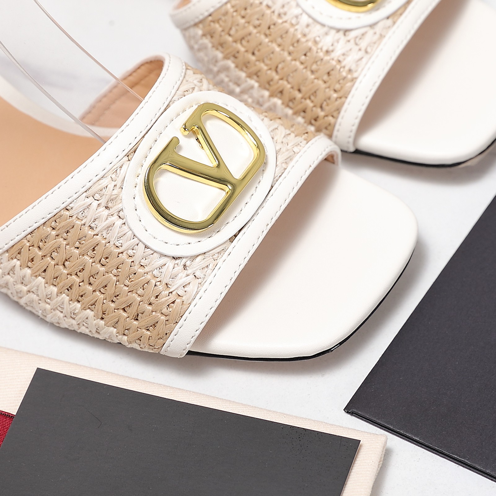 Valentino Slides