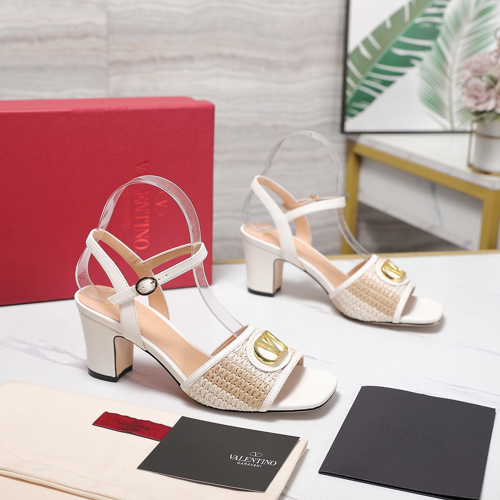 Valentino Slides