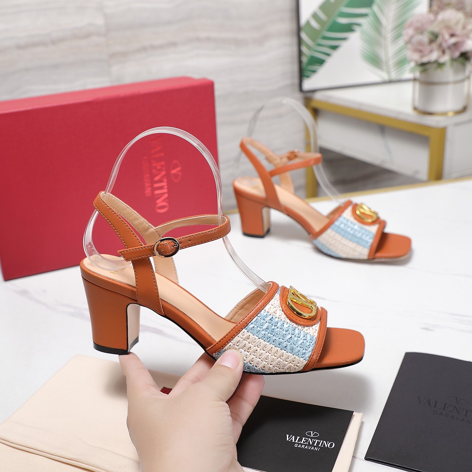 Valentino Slides