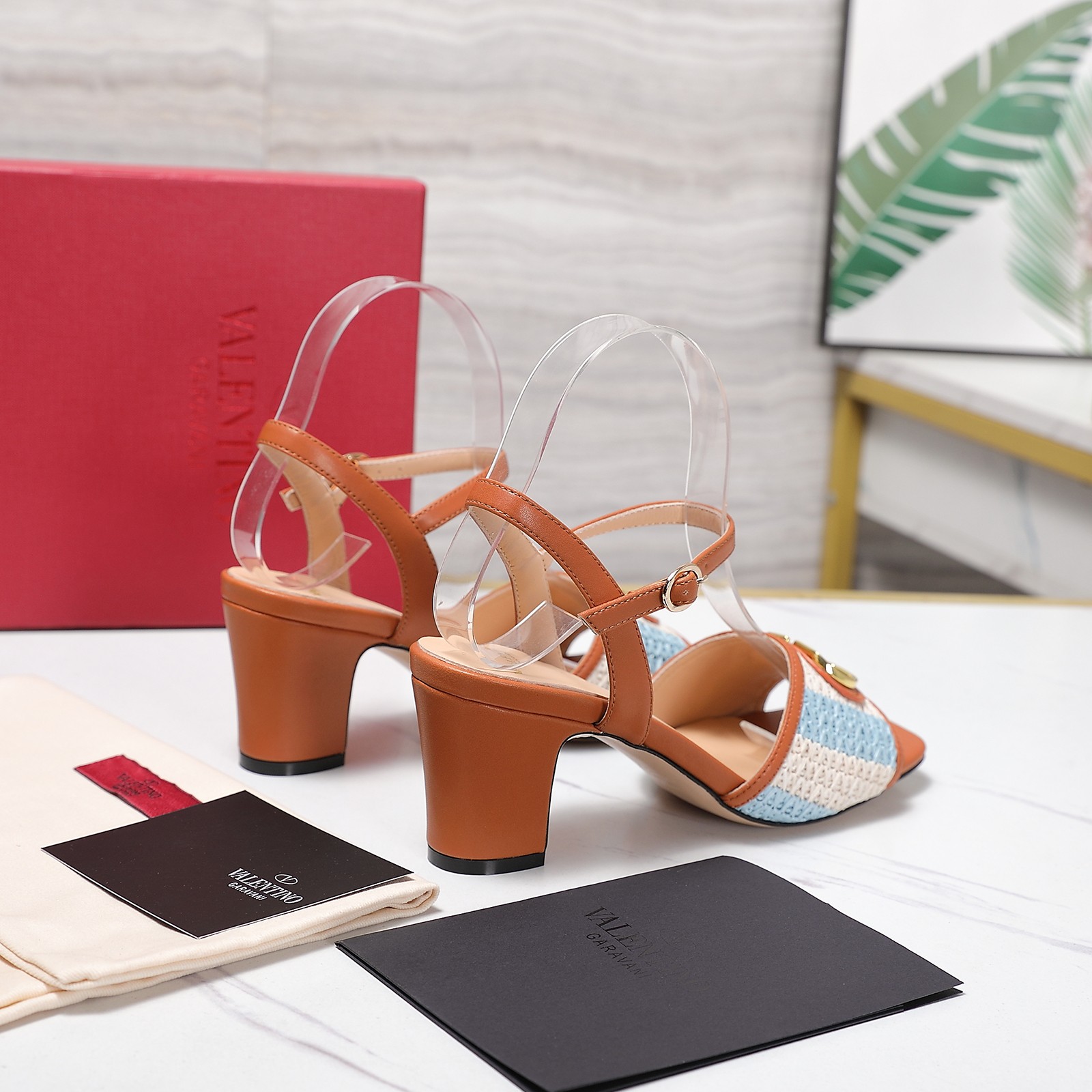 Valentino Slides