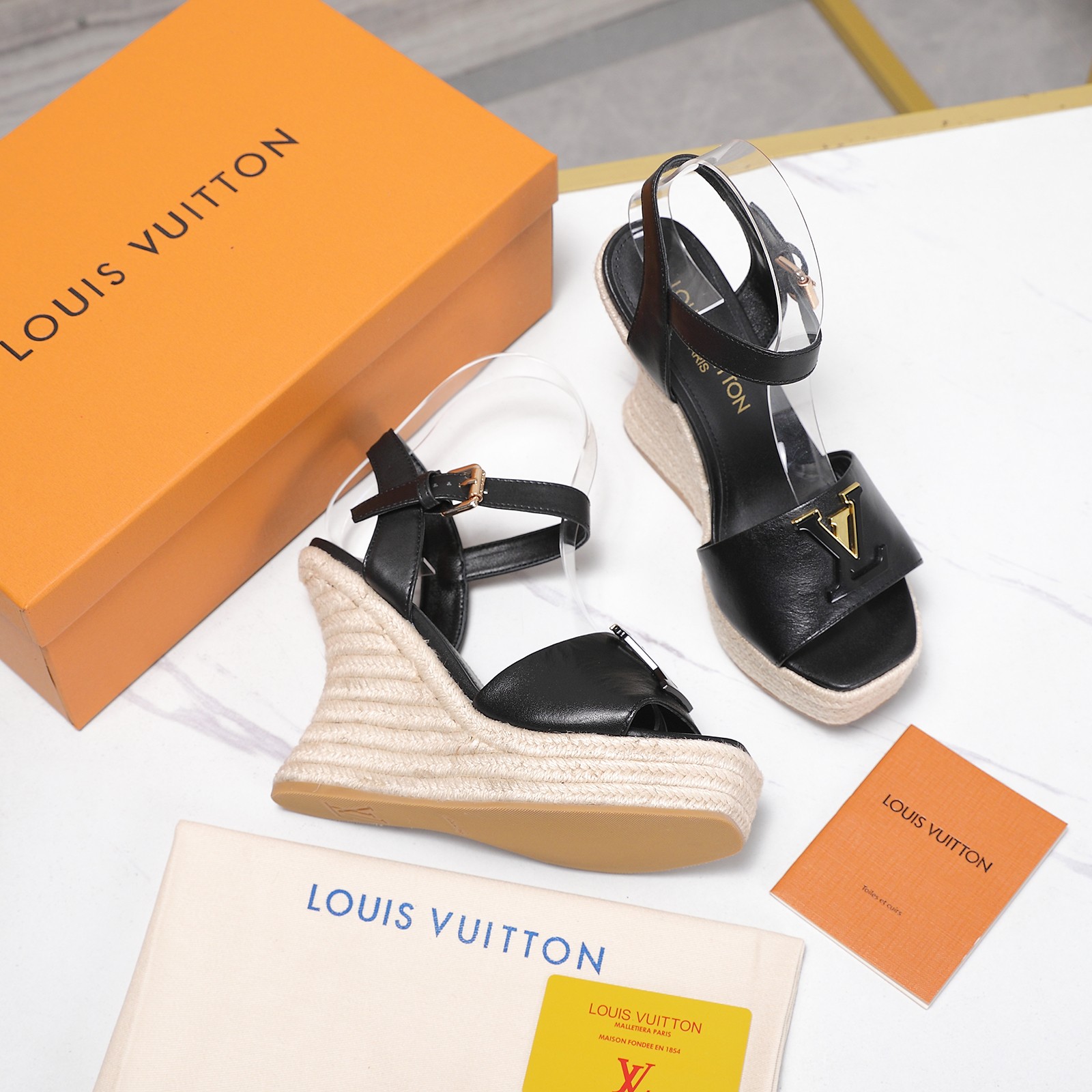 Louis Vuitton Sandals