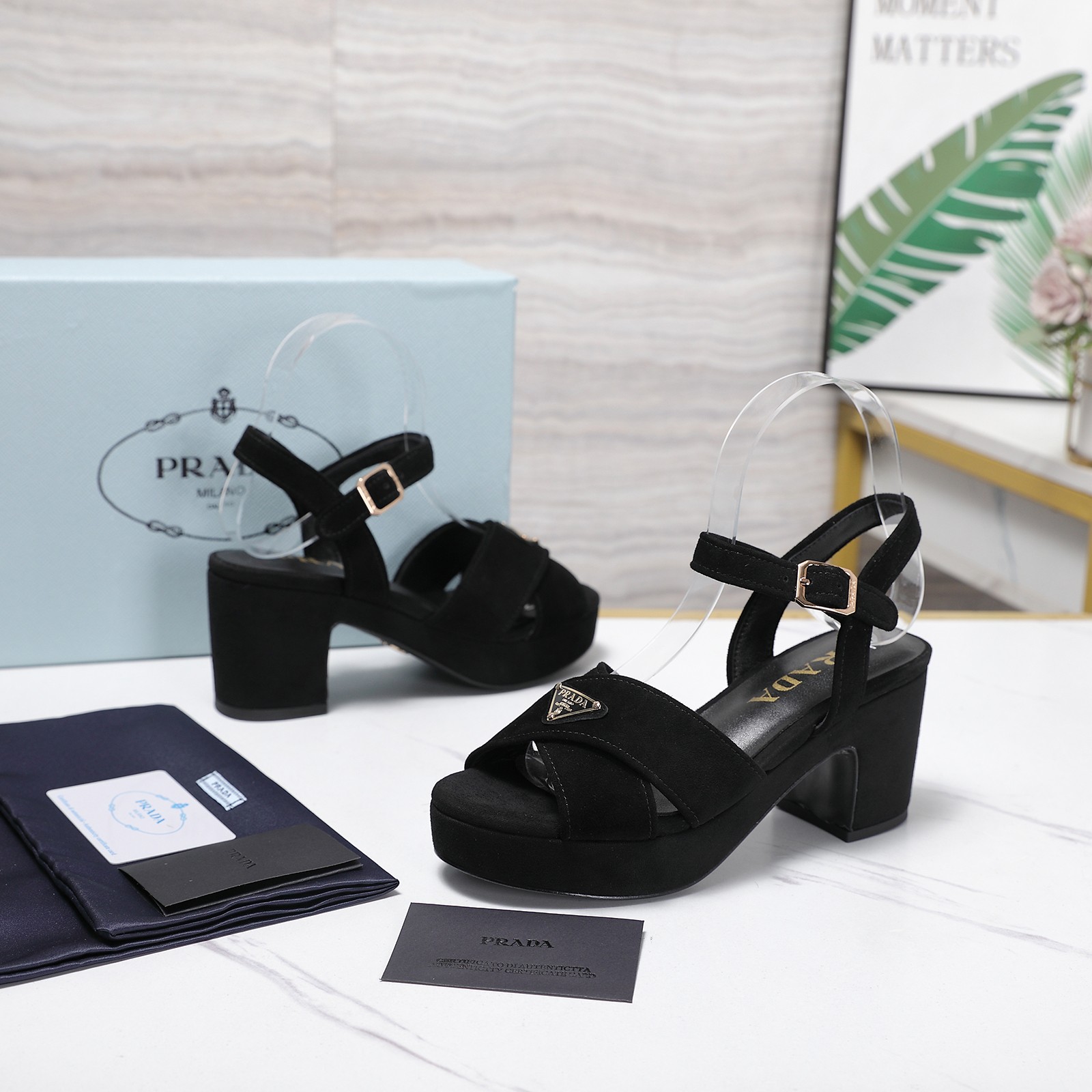NO:903153,Prada/Prada 2026ss autumn new product Saffiano high-heeled platform leather sandals, adhering to the modern design concept, showing exquisite charm. The new and elegant colors of the fabric add a bright style. The iconic triangle logo highlights the brand characteristics. This logo is designed by Mario Prada. Fabric imported cowhide, lining sheepskin Heel height: 8cm Platform 2.5cm outsole Italian genuine leather outsole Size 35 to 42 (41  42 (customized, non-refundable) price, high heels and sandals, prada, prada, sandals, high heels, cowhide, sheepskin, Leather soles19860909Prada/普拉达2026ss秋季新品 Saffiano高跟水台真皮凉鞋,秉承现代设计理念,绽现精致魅力. 织物的新雅色彩平添明艳格调.标志性三角形徽标彰显品牌特色.此徽标由Mario Prada设计而来. 面料进口牛皮 内里羊皮 跟高: 8cm 水台2.5cm 大底意大利真皮大底 码数35一42（41 42定做不退换） 价格,高跟鞋凉鞋,prada,prada,sandals,high heels,cowhide,sheepskin,Leather soles,Women's Shoes