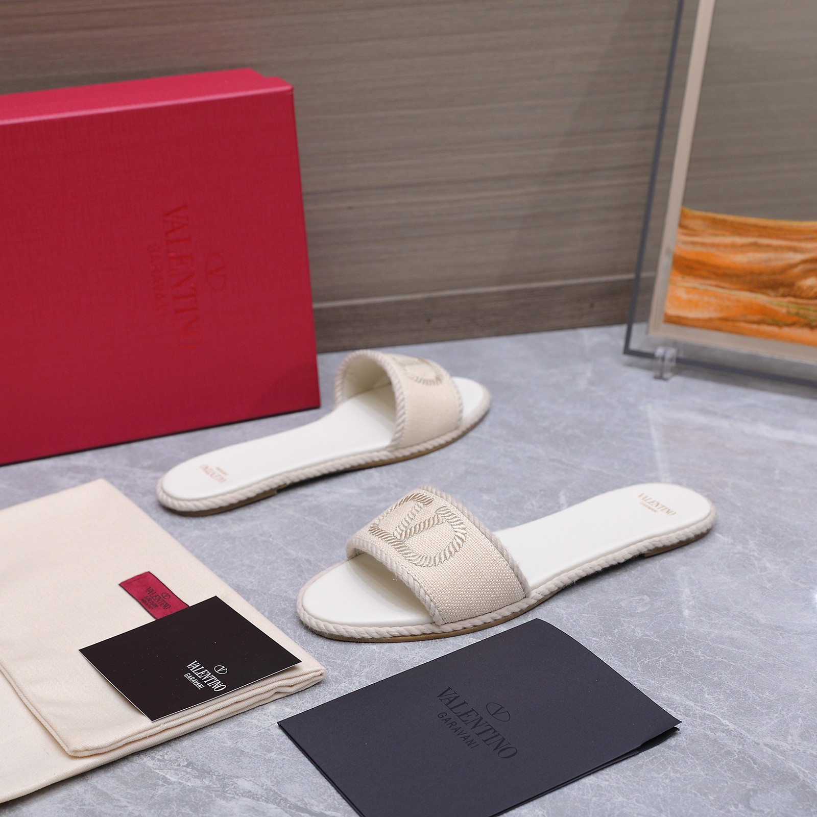 Valentino VLogo Canvas Slides