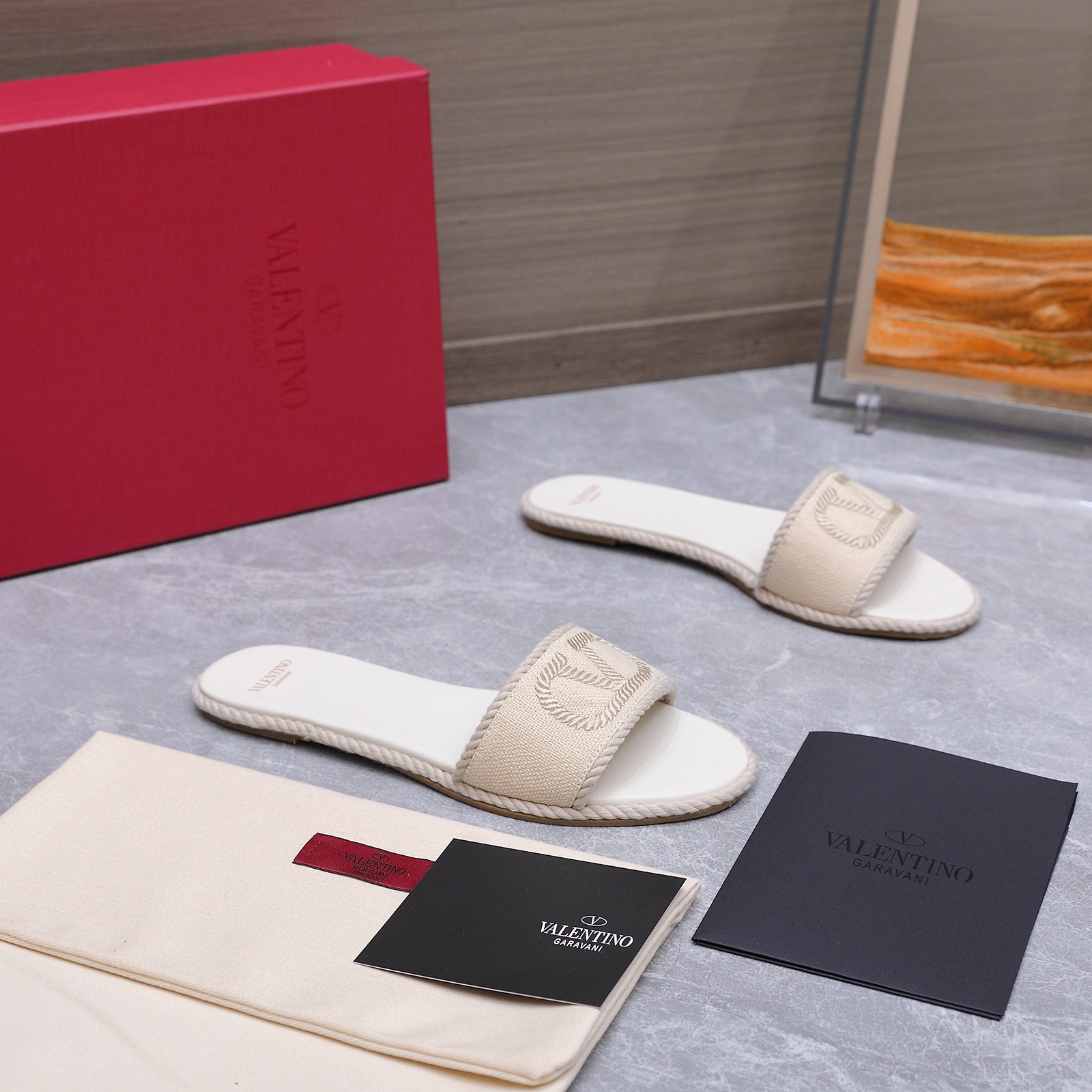 Valentino VLogo Canvas Slides