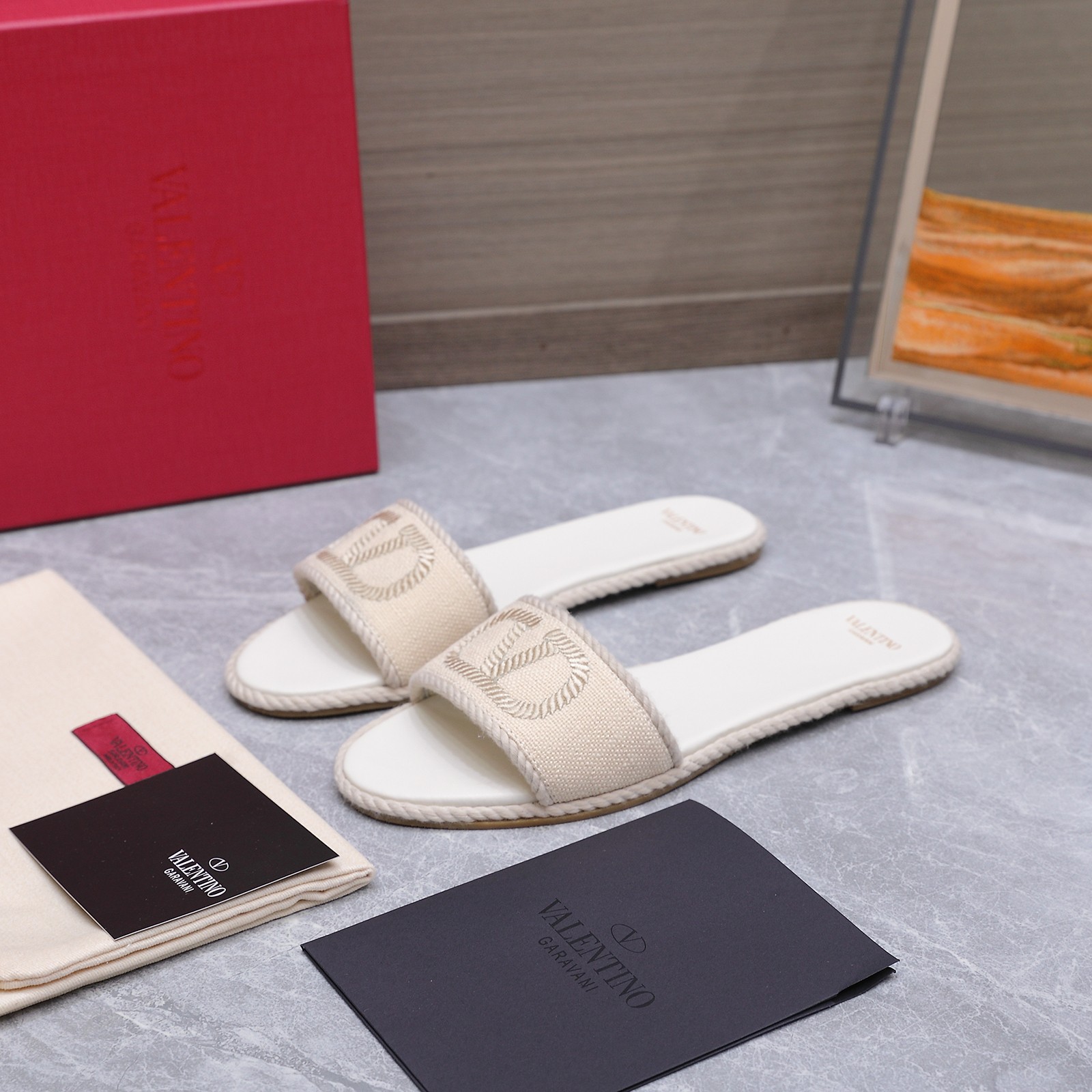 Valentino VLogo Canvas Slides