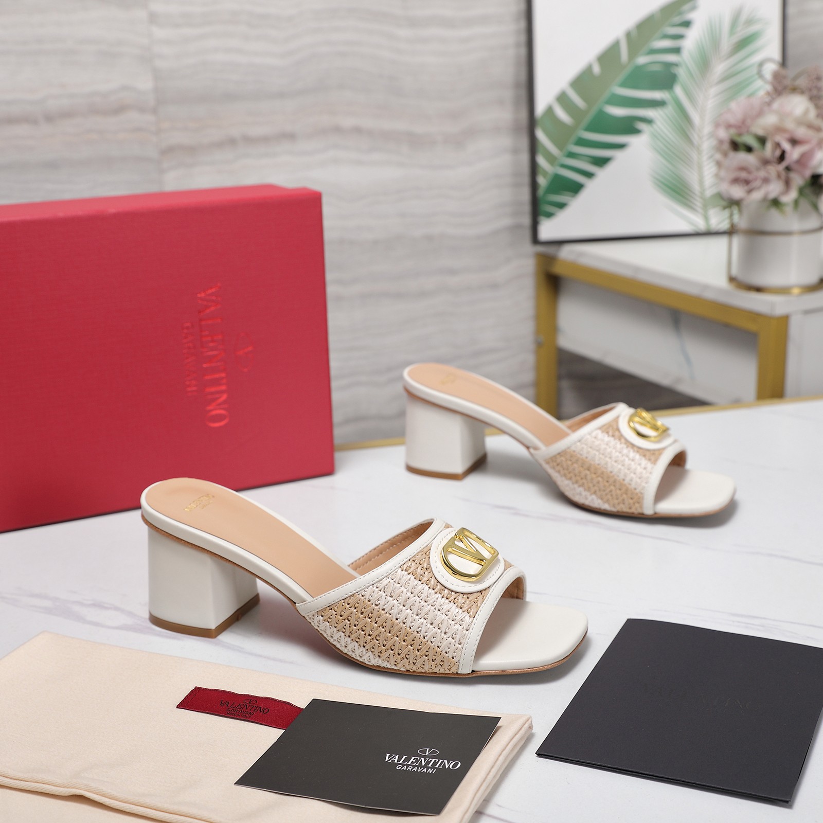 Valentino Slides