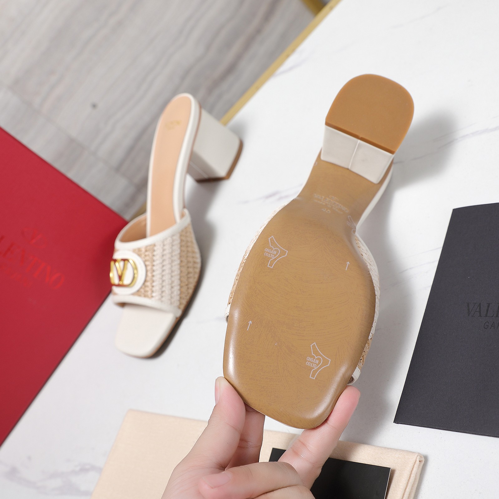 Valentino Slides