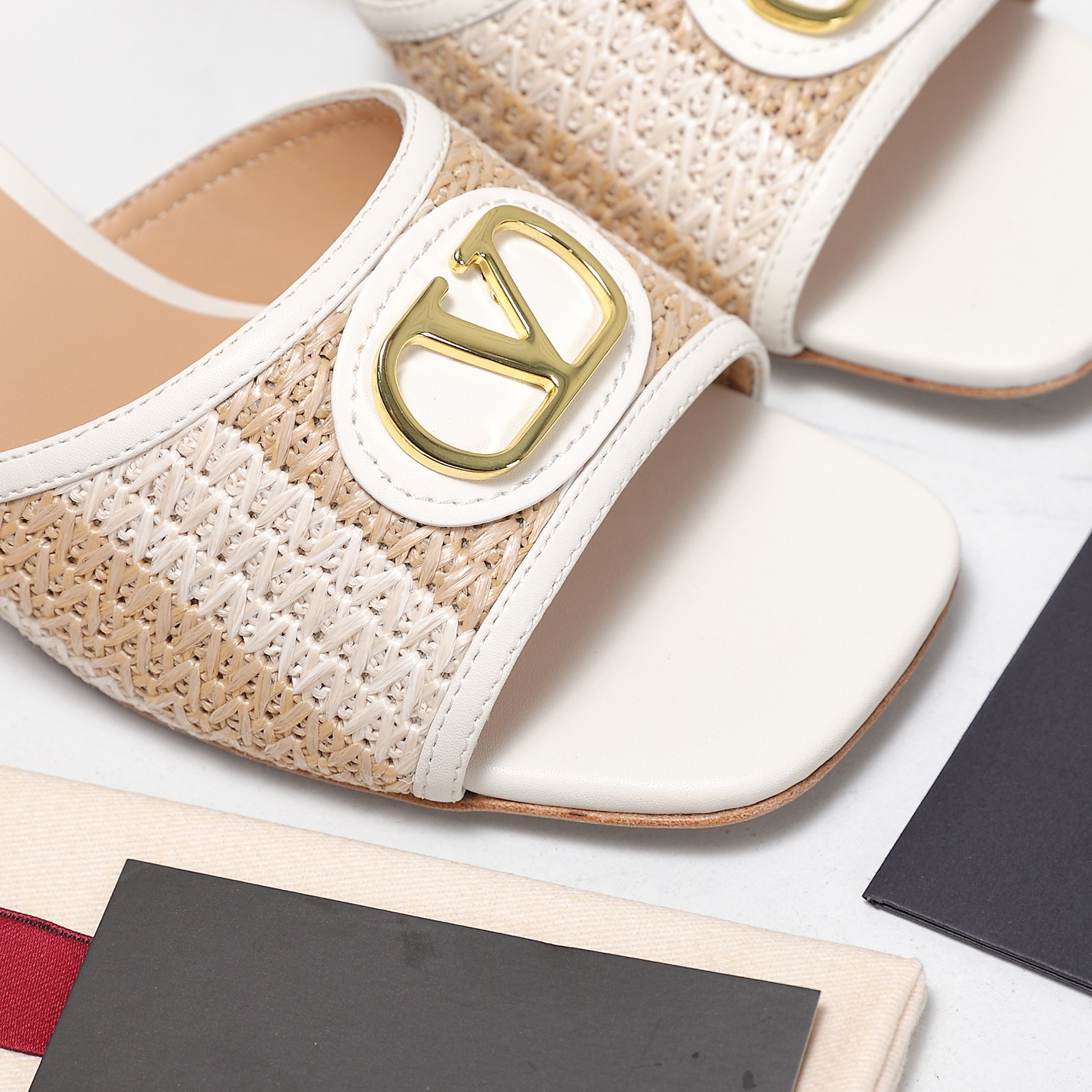 Valentino Slides