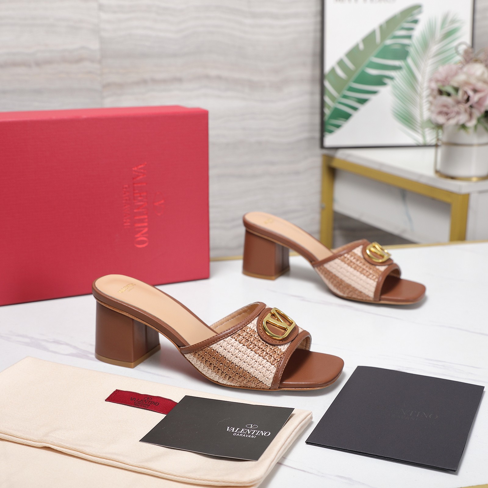 Valentino Slides