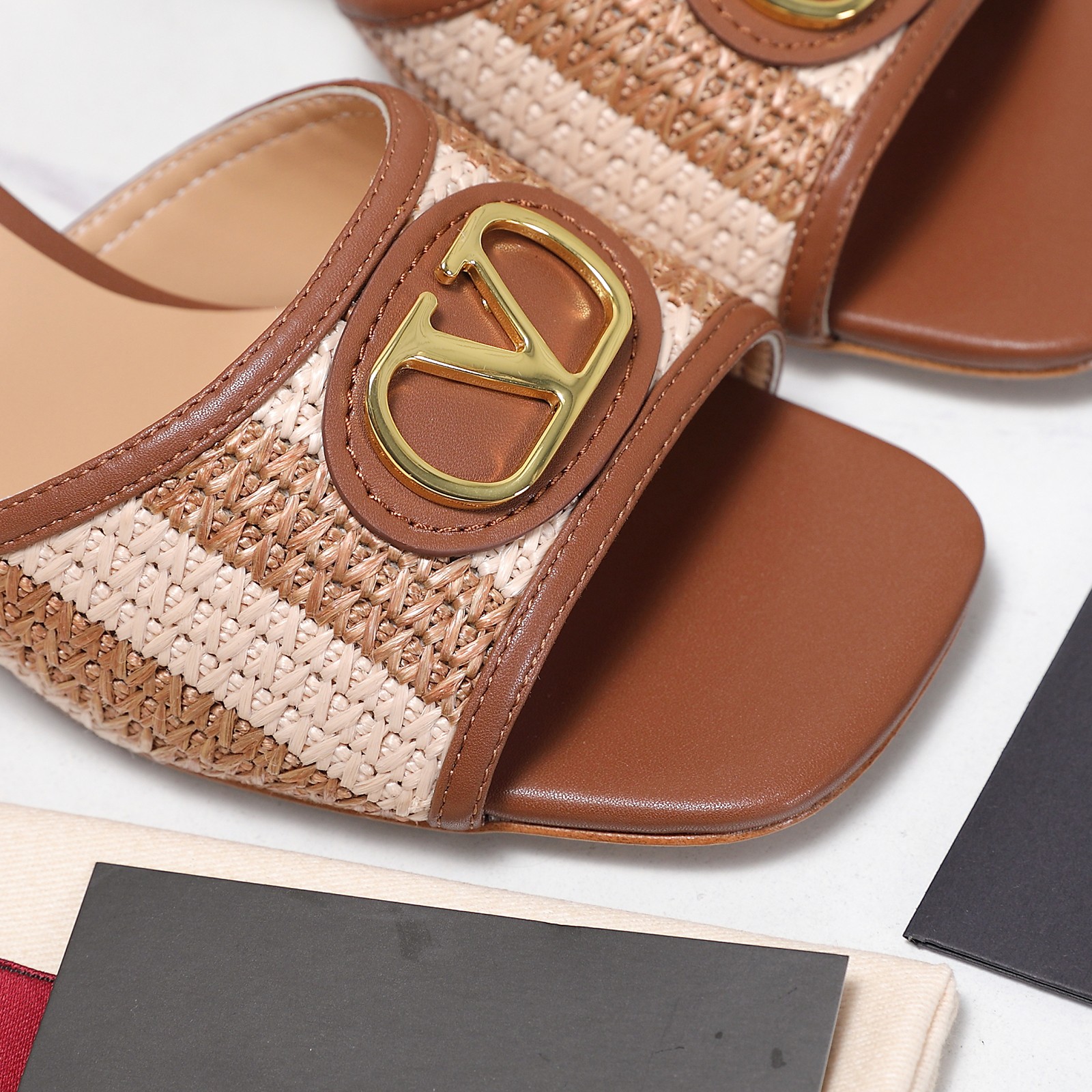 Valentino Slides
