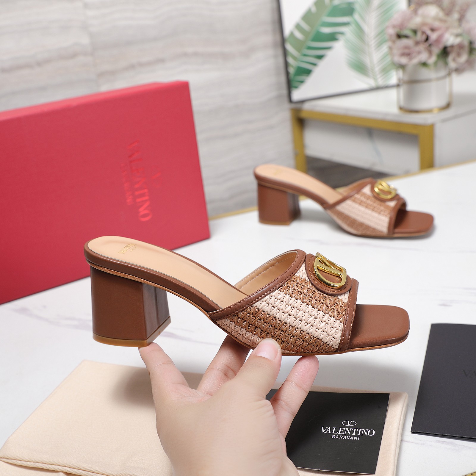 Valentino Slides
