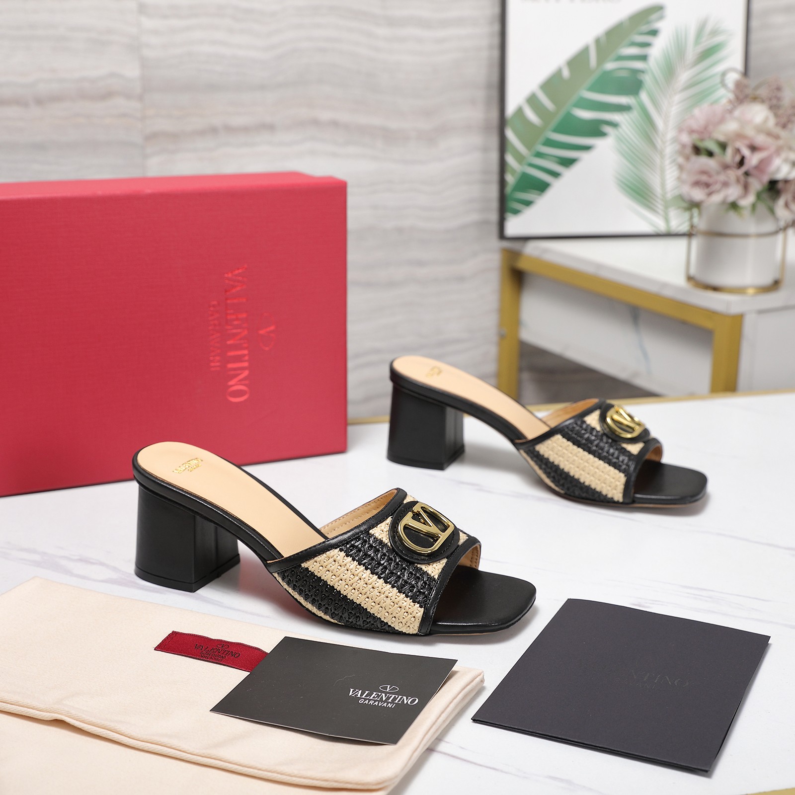 Valentino Slides