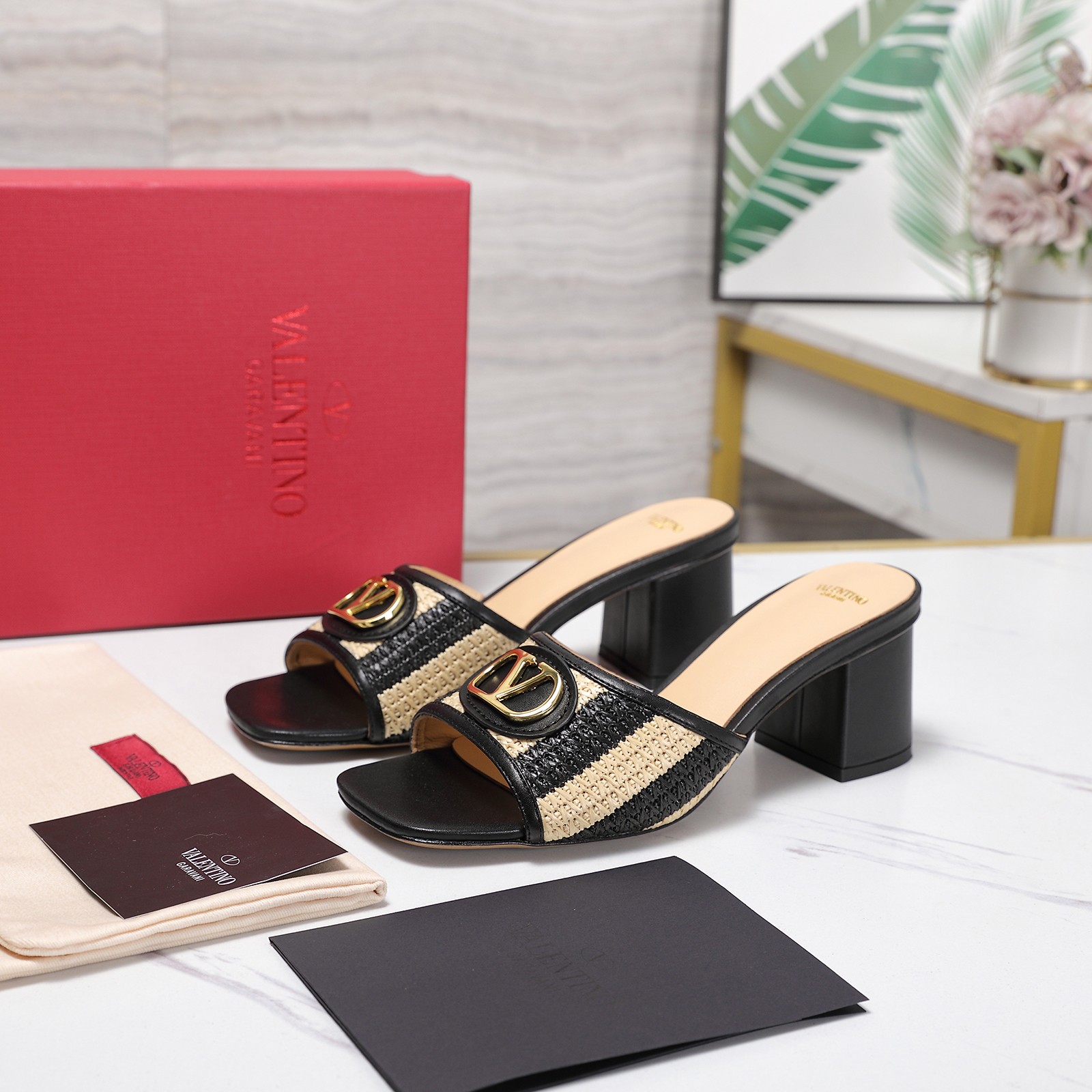 Valentino Slides