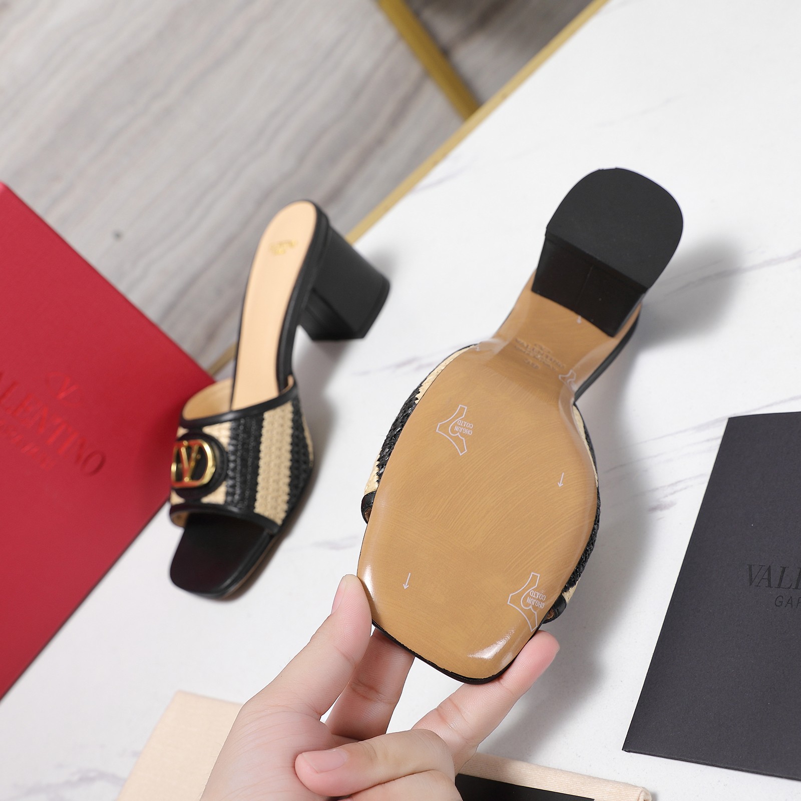 Valentino Slides