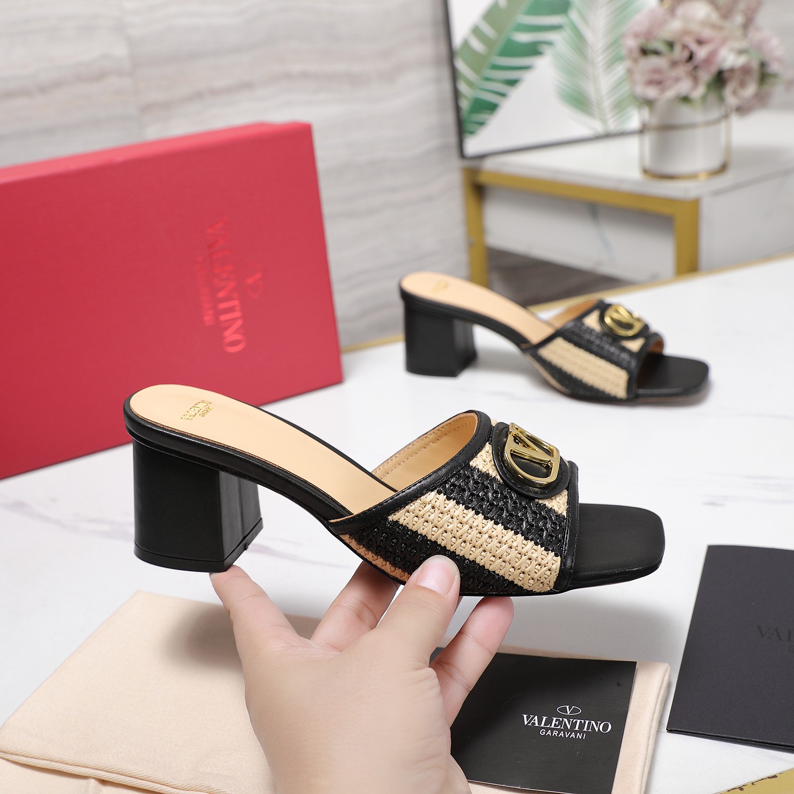 Valentino Slides