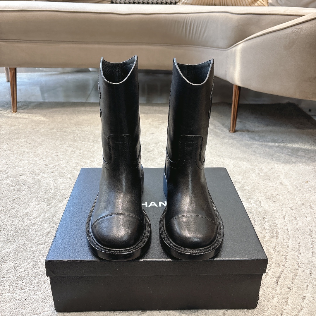 CHANEL 秋冬モデル レディースブーツ スリッポン ストレートブーツ 乗馬ブーツ イタリア製本革アウトソール