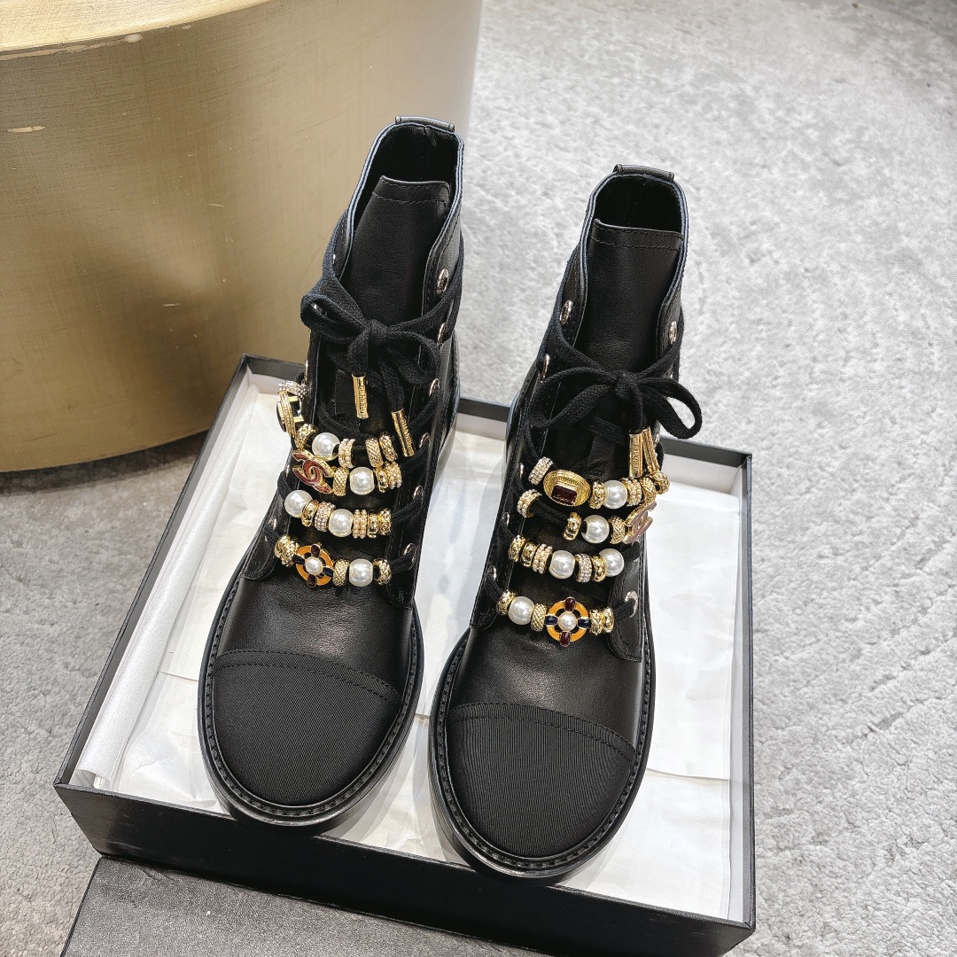 CHANEL 秋冬モデル レディースブーツ スリッポン ストレートブーツ 乗馬ブーツ イタリア製本革アウトソール