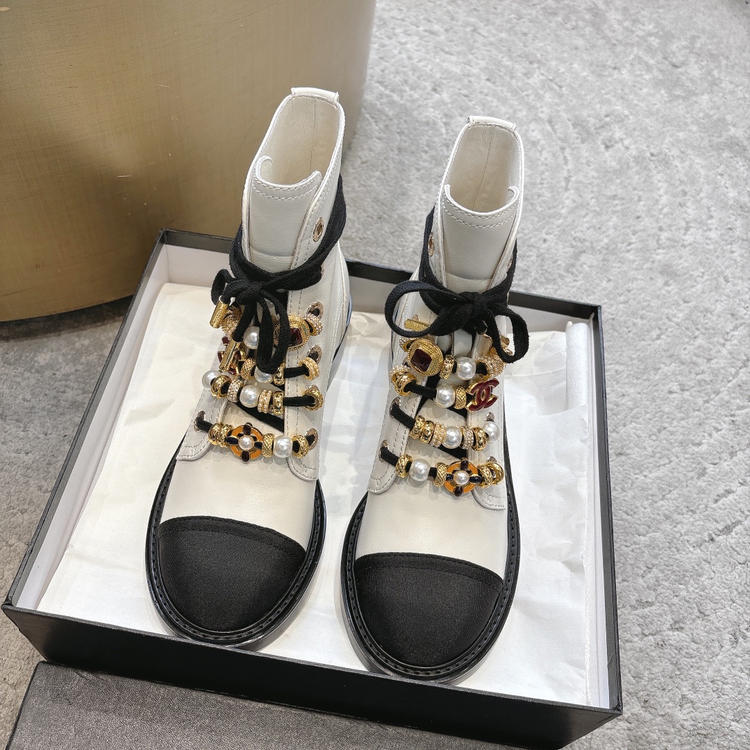 CHANEL 秋冬モデル レディースブーツ スリッポン ストレートブーツ 乗馬ブーツ イタリア製本革アウトソール