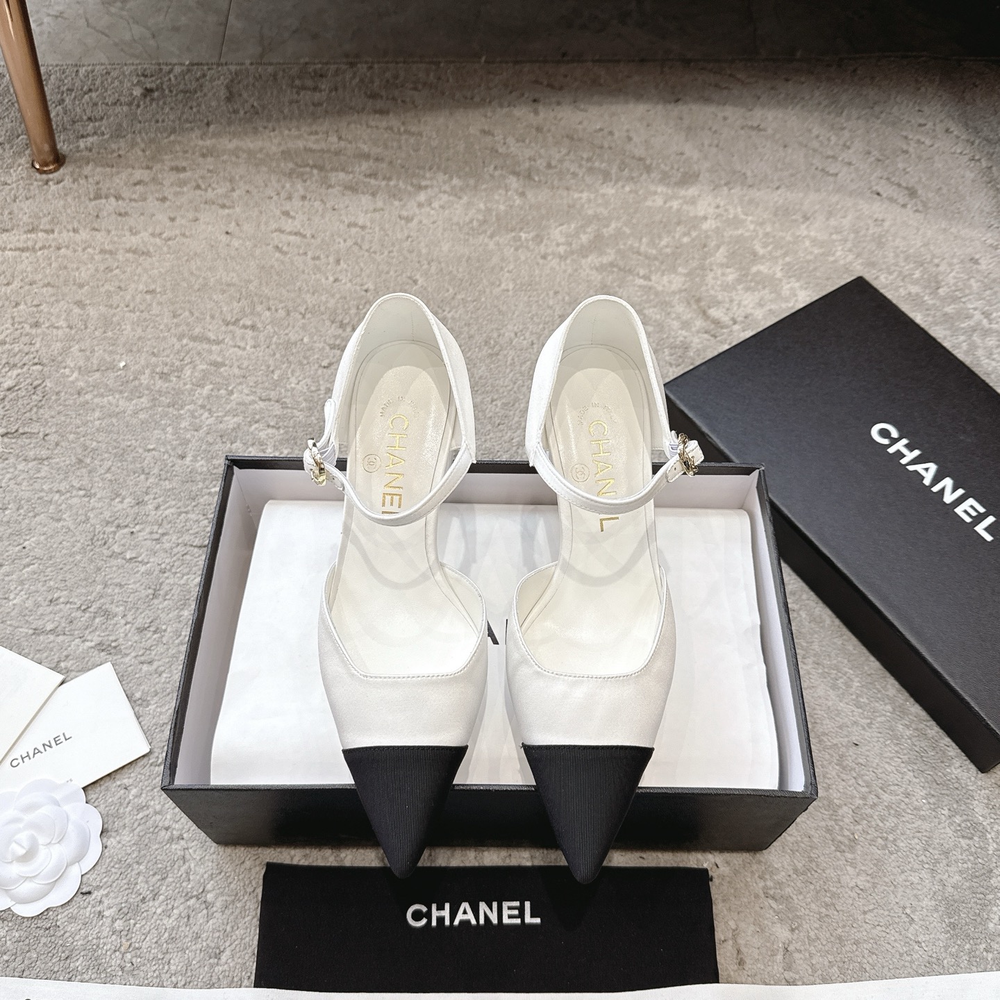 CHANEL сандалі скураныя, робяць скуру ног бялейшай, элегантны фасон