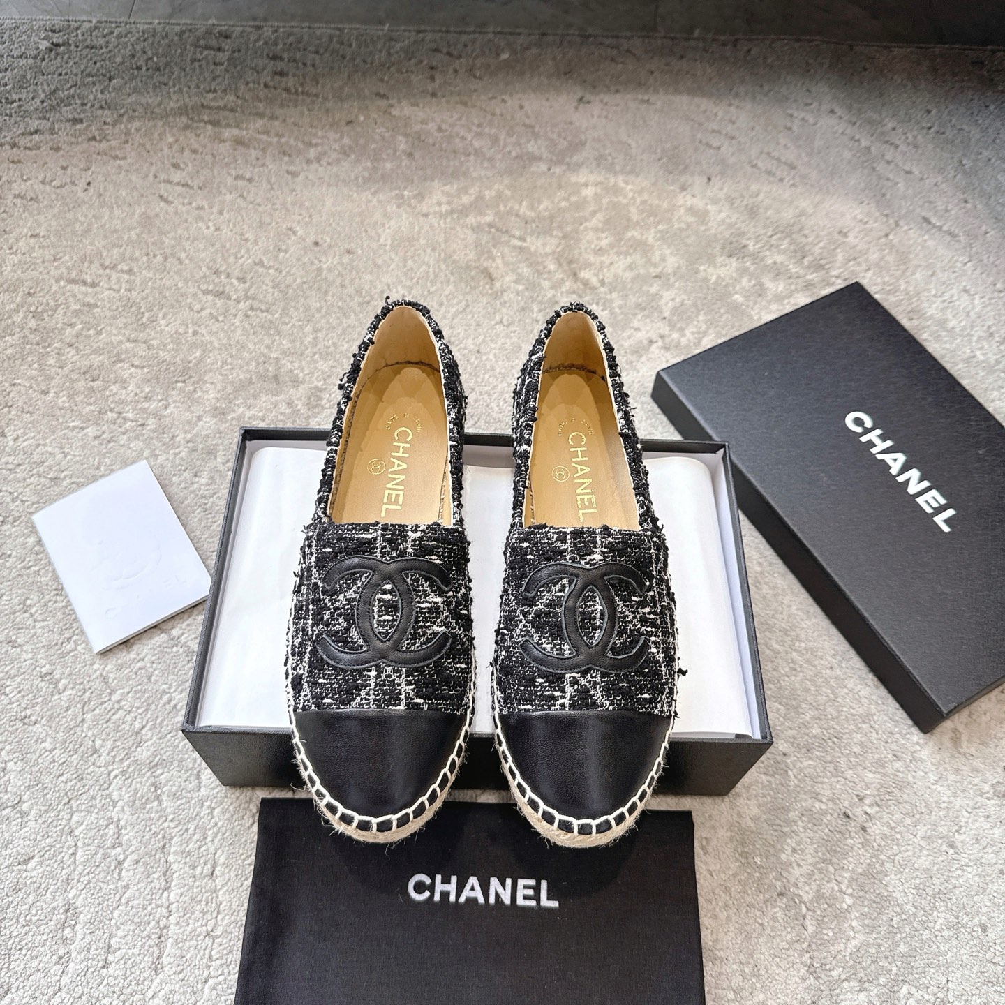 CHANEL Espadrilles classiques en tissu et cuir, tissu importé, cuir d'agneau de boutique, parfaites pour la maison et les voyages