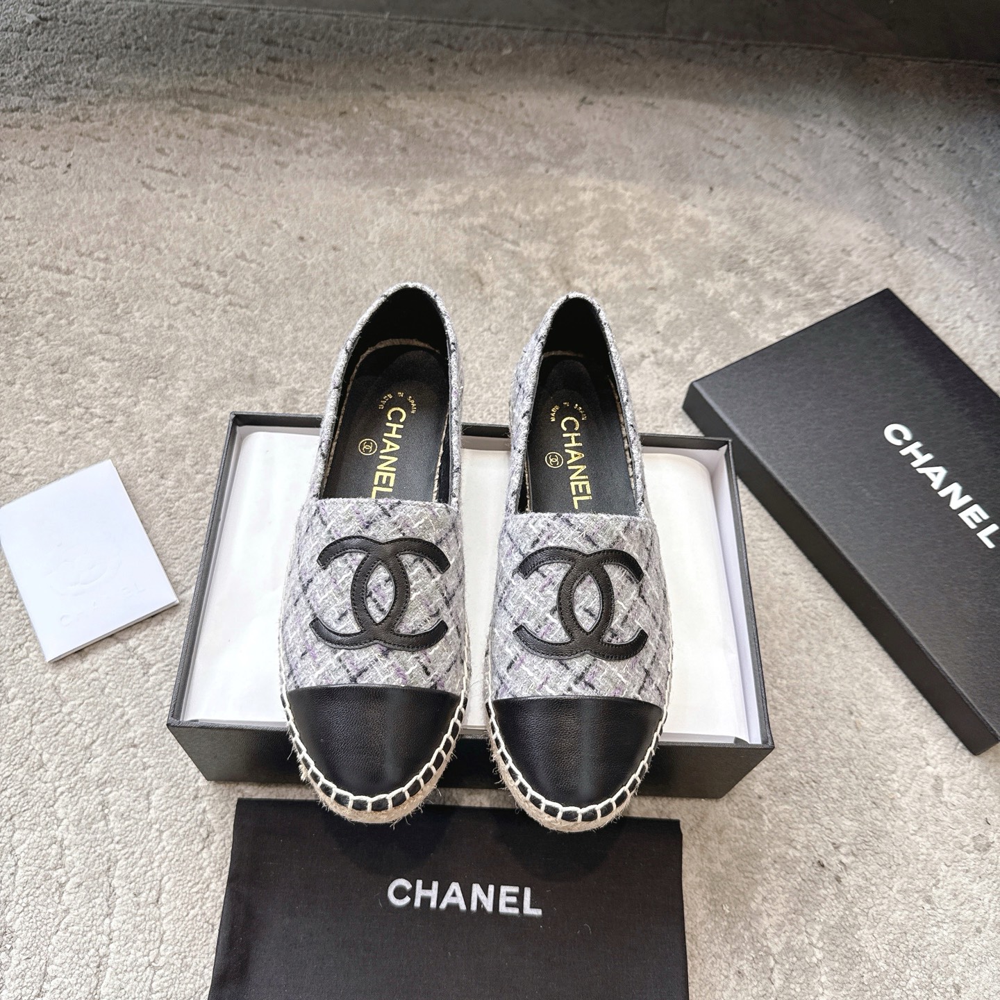 CHANEL espadrilles classiques en tissu et cuir, tissu importé, cuir d'agneau de boutique, parfaites pour la maison et les voyages