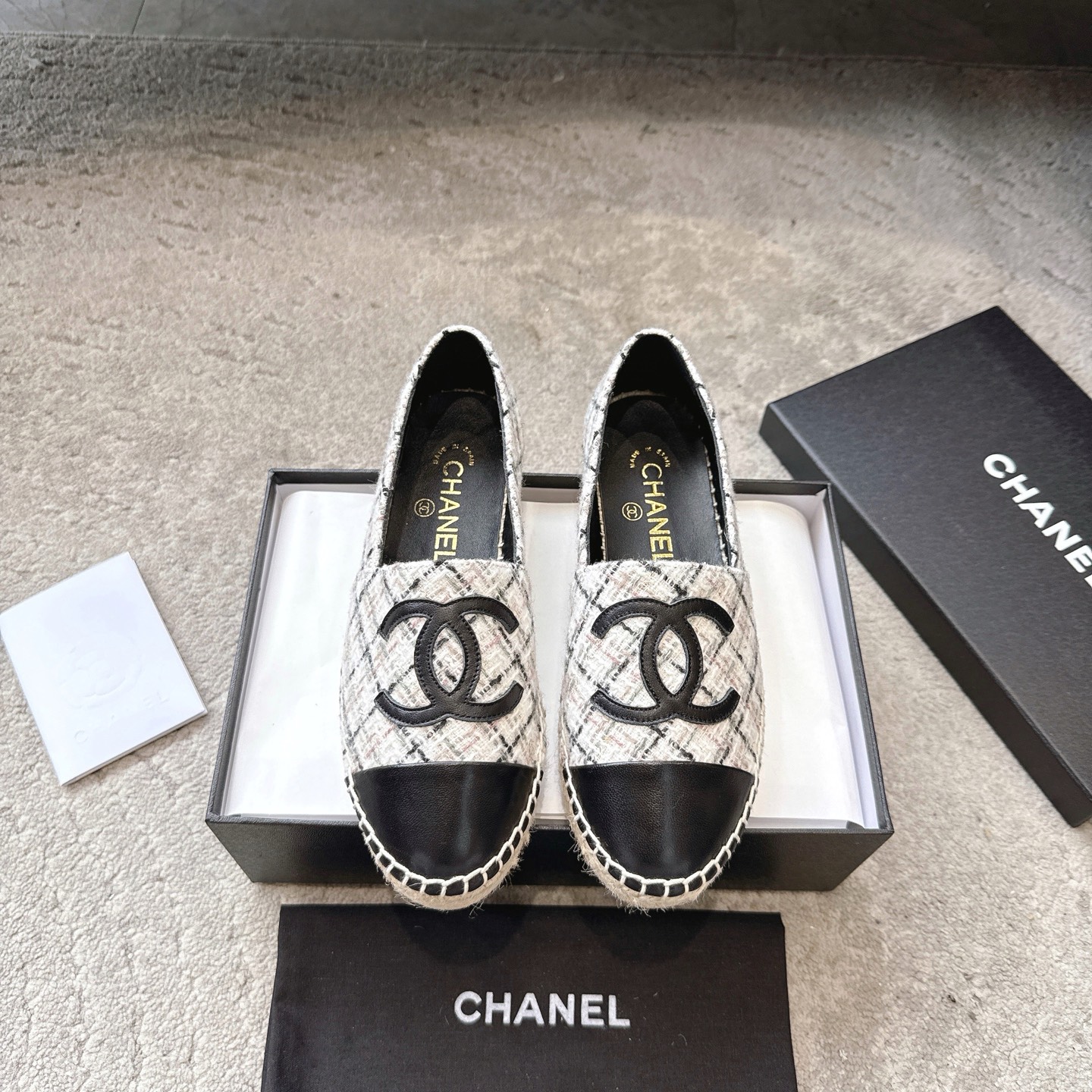 CHANEL рыбацкія туфлі класічныя спалучэнне тэкстылю і скуры імпартны тэкстыль скура ягняці з буціка можна насіць дома і ў падарожжы