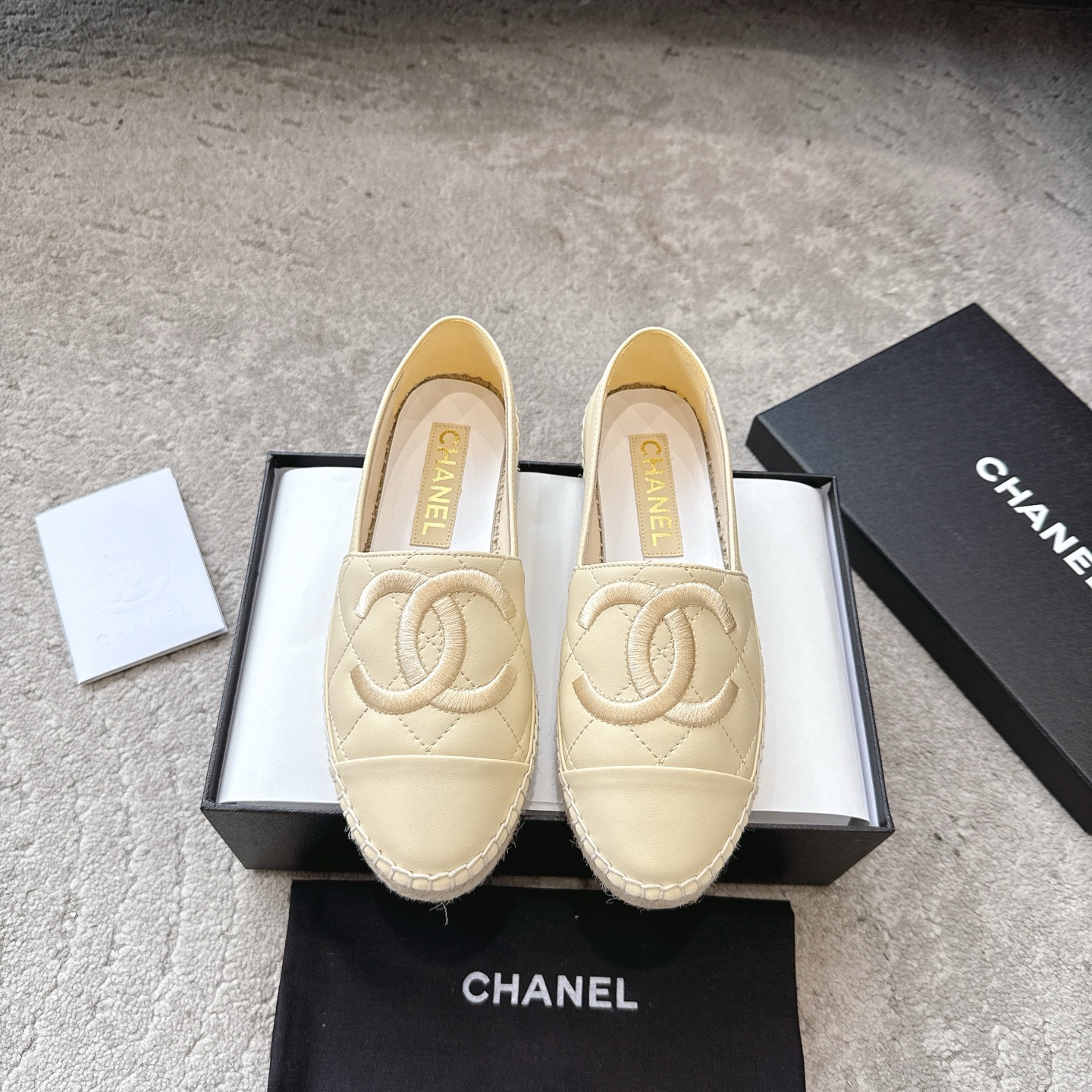 CHANEL рыбацкія туфлі класічныя спалучэнне тэкстылю і скуры імпартны тэкстыль скура ягняці з аддзела можна насіць дома і ў падарожжы