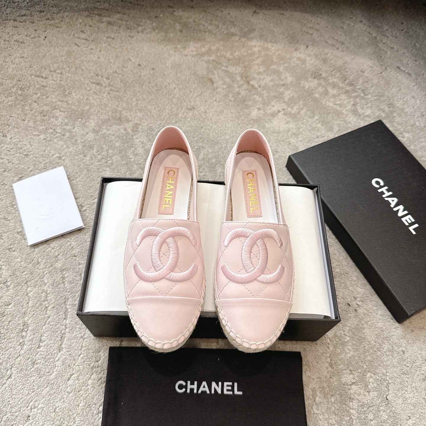 CHANEL рыбацкія туфлі класічныя спалучэнне тэкстылю і скуры імпартны тэкстыль скура ягняці з буціка можна насіць дома і ў падарожжы