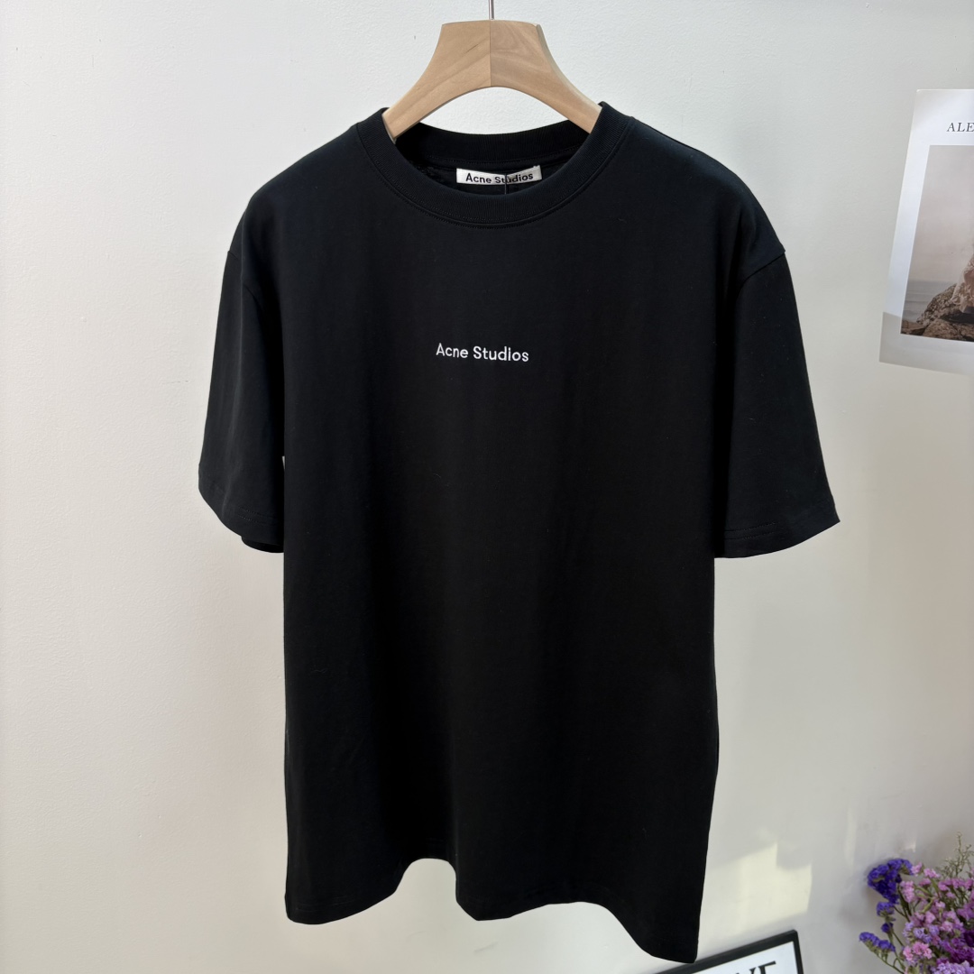 Casual Unisex Cotton T-shirt with Subtle Logo Detail for Versatile Styling - 图片 3