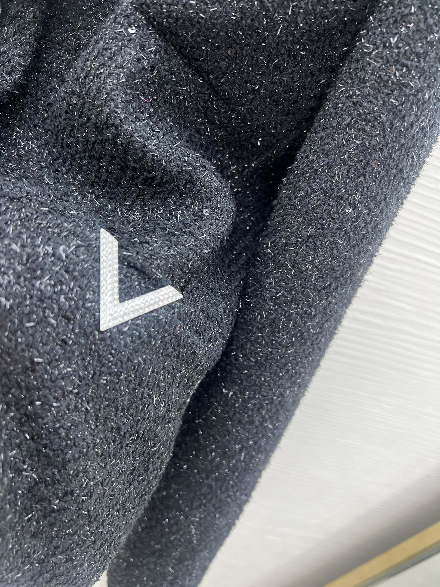上新Ｖ23新款春夏外套定制定染面料珠片刺绣毛呢外套定织面料原版里面是有银色丝线和亮片经典版型袖领口袖口拼