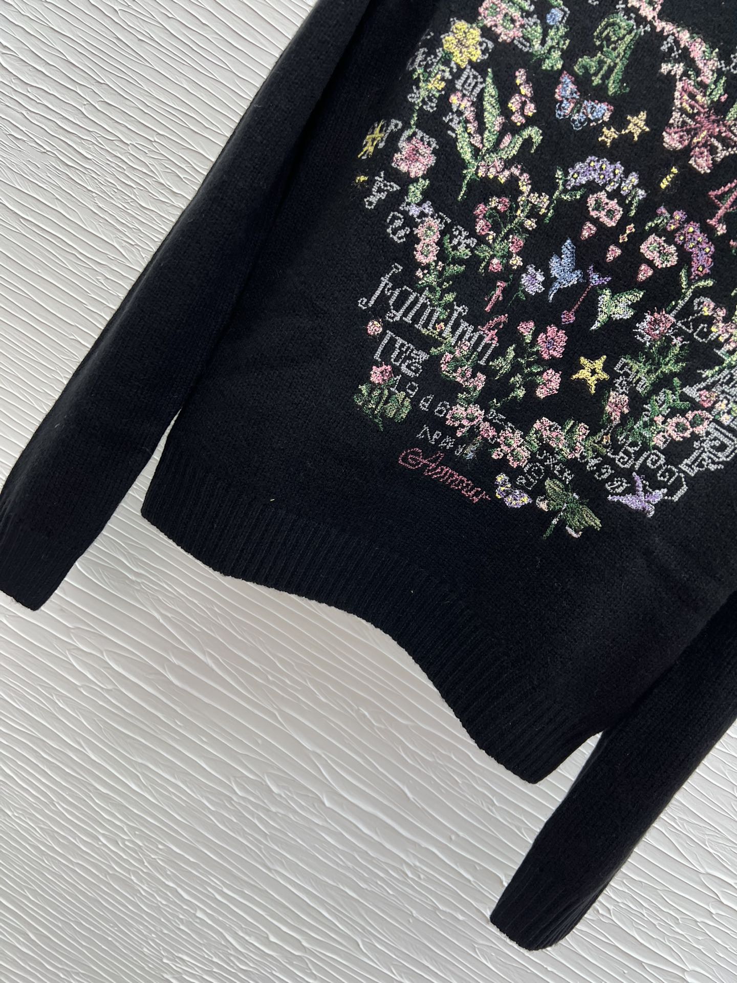 Dior Floral Embroidered Cashmere Top - Soft & Comfortable, Spring Collection 9 i1740039398 9189 2